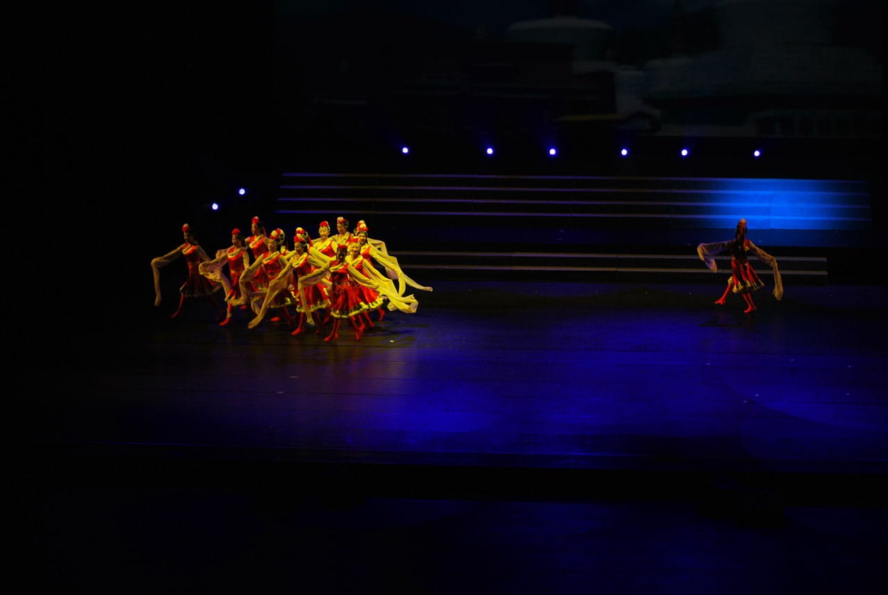 group of people, women, performer, people, indoors, illuminated, music, entertainment, leisure activity, 720P, real people, occupation, night, stage - performance space, HD Wallpaper