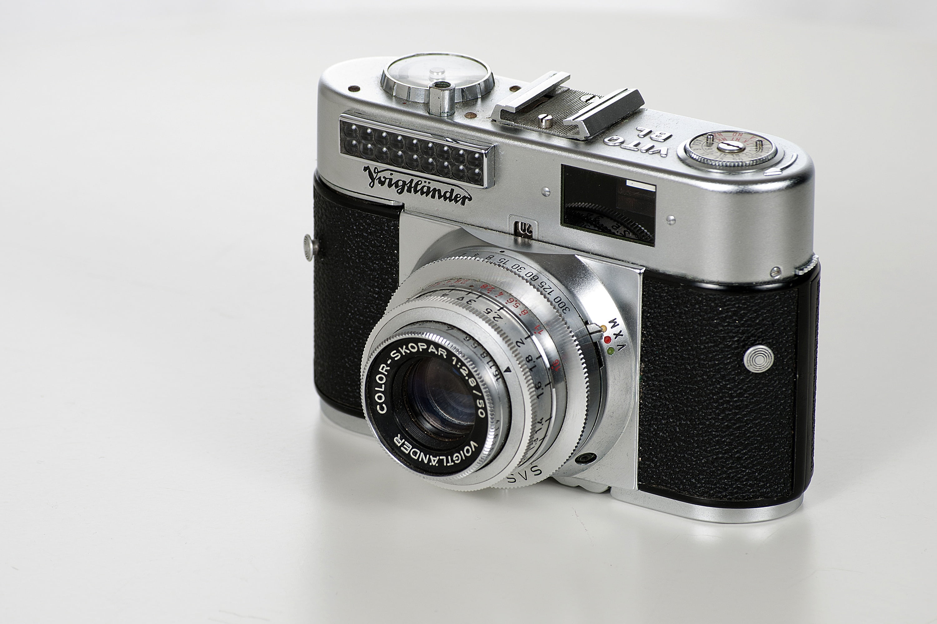 photographic equipment, film camera, 35mm, 2K, electronics industry, old, white background, photo camera, white, retro look, no people, silver colored, HD Wallpaper