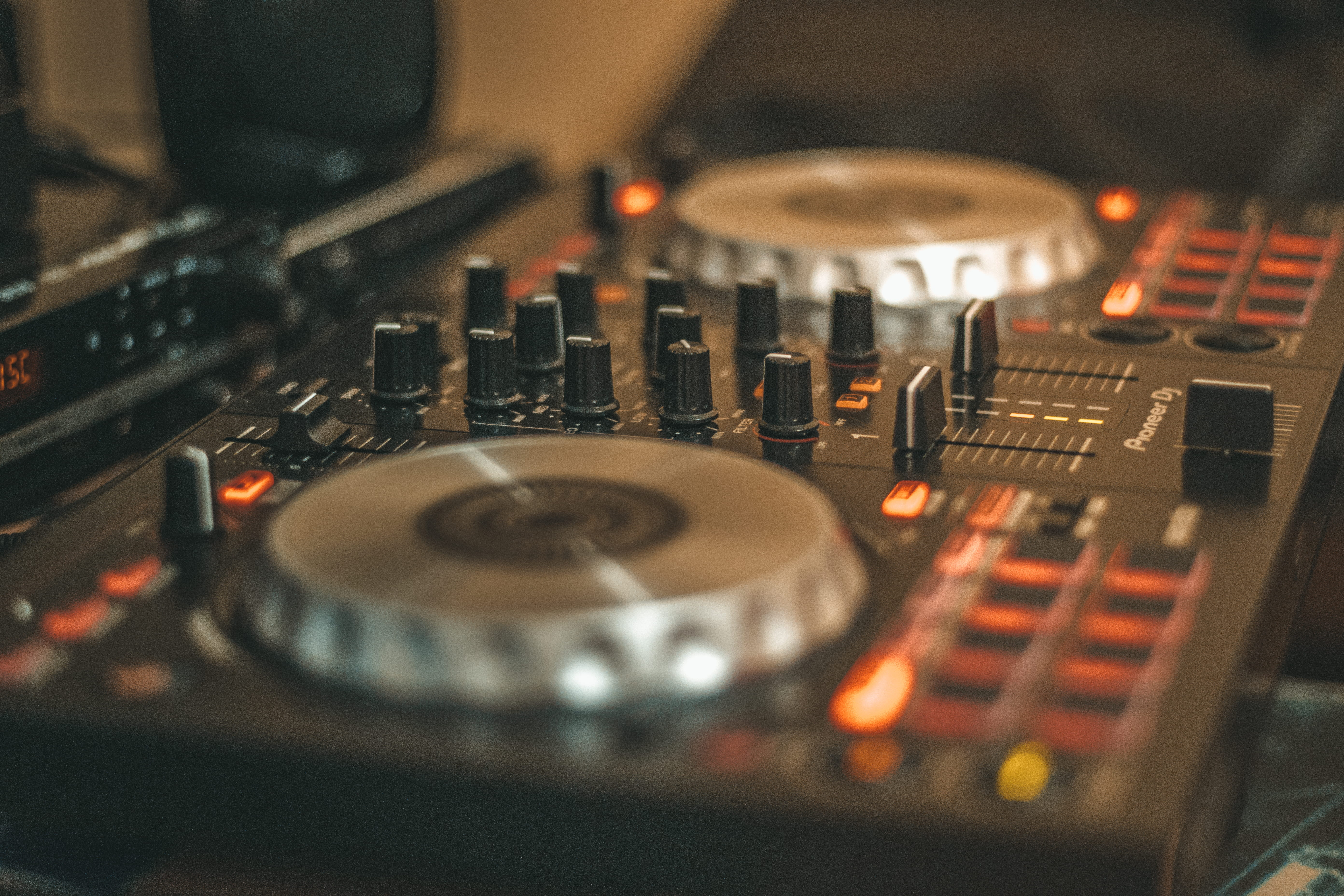 knob, switches, indoors, dj, night, blur, turntable, record, no people, selective focus, sound mixer, lights, board, mixer, technology, close-up, techno, HD Wallpaper