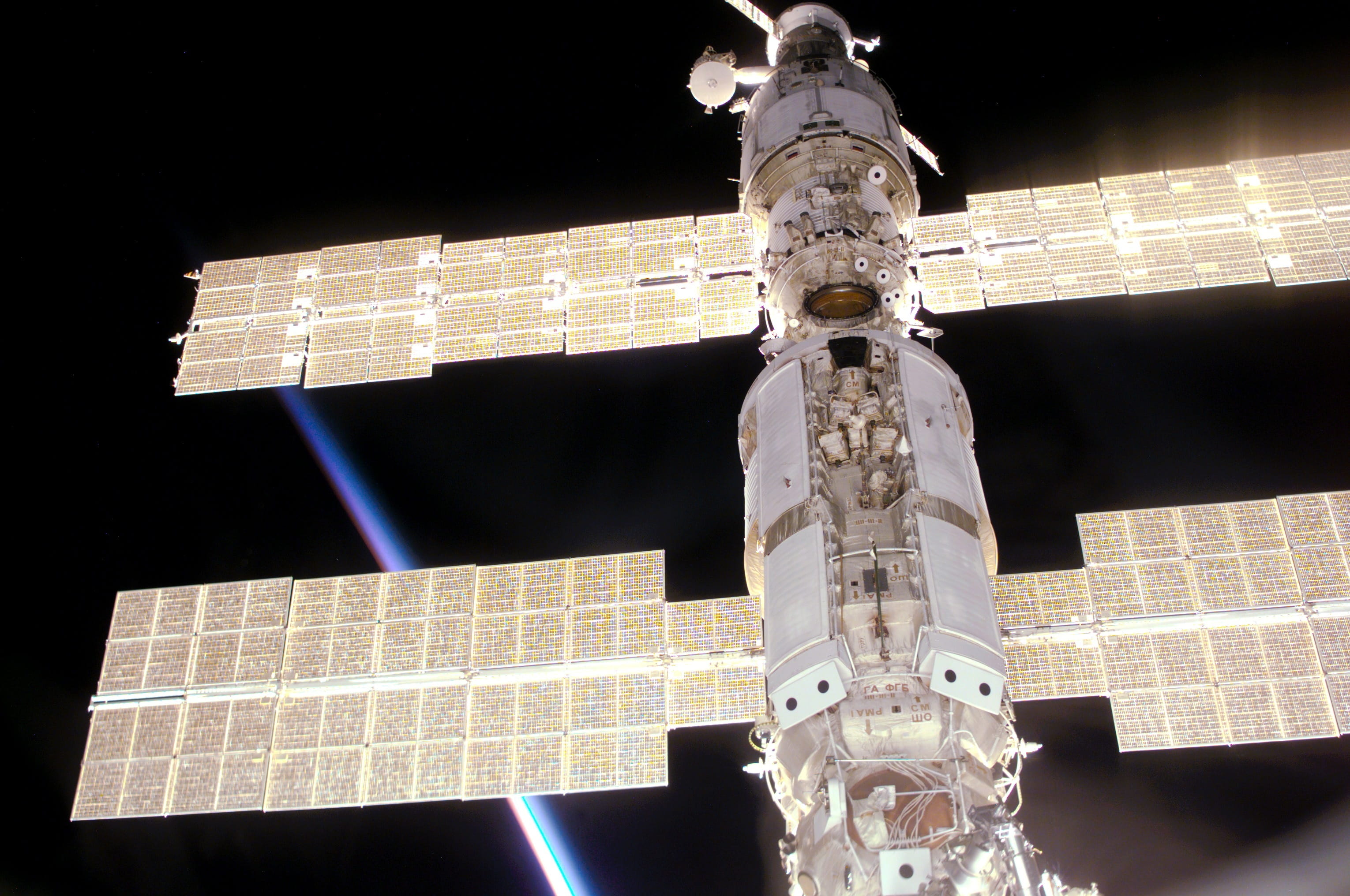 built structure, city, outdoors, human representation, space station, religion, supply vehicle, belief, cross, sculpture, spirituality, travel, service module, HD Wallpaper