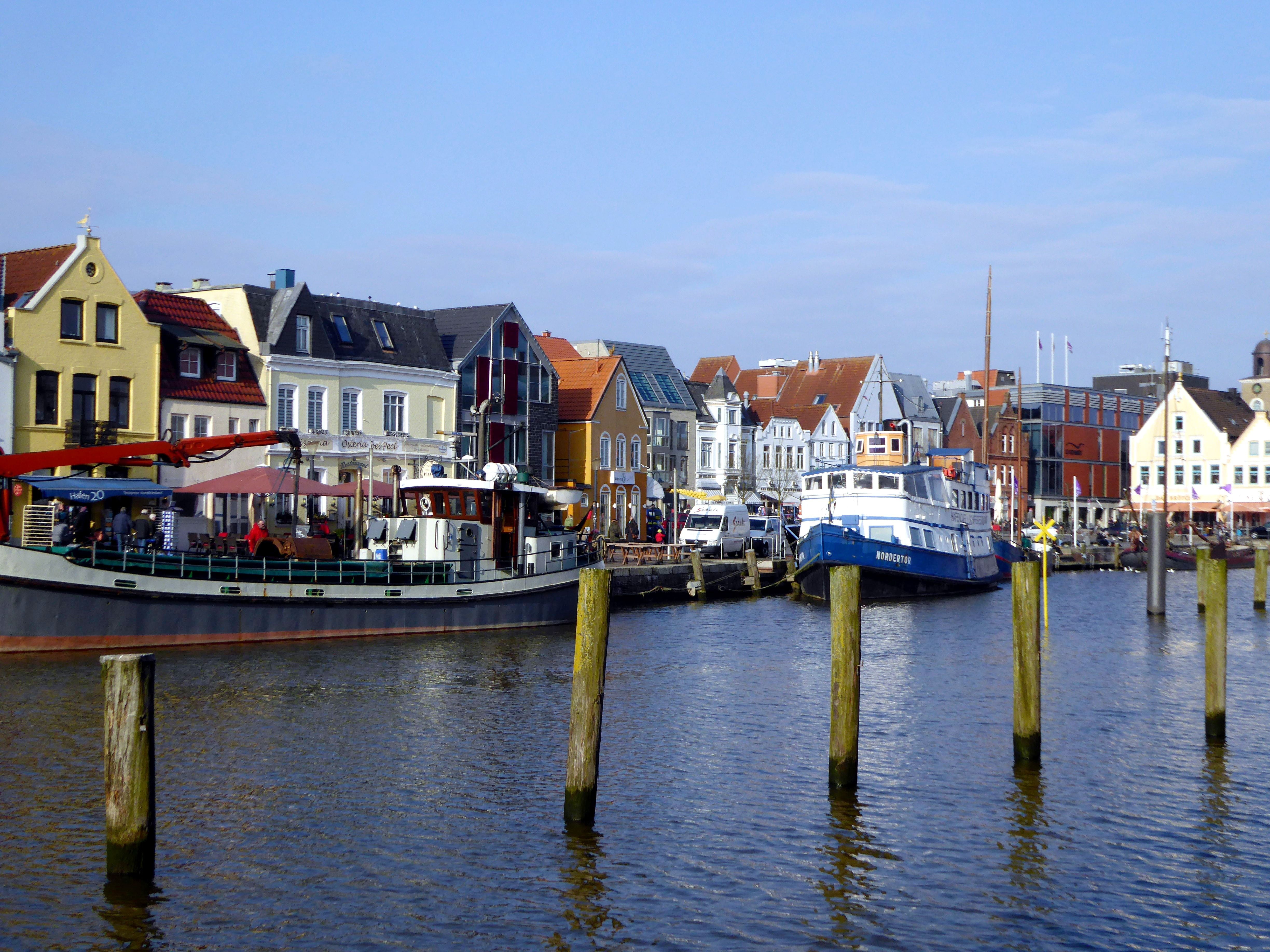 city, house, port, husum, built structure, building exterior, canal, maritime, nautical vessel, moored, sky, nordfriesland, ships, passenger craft, waterfront, HD Wallpaper