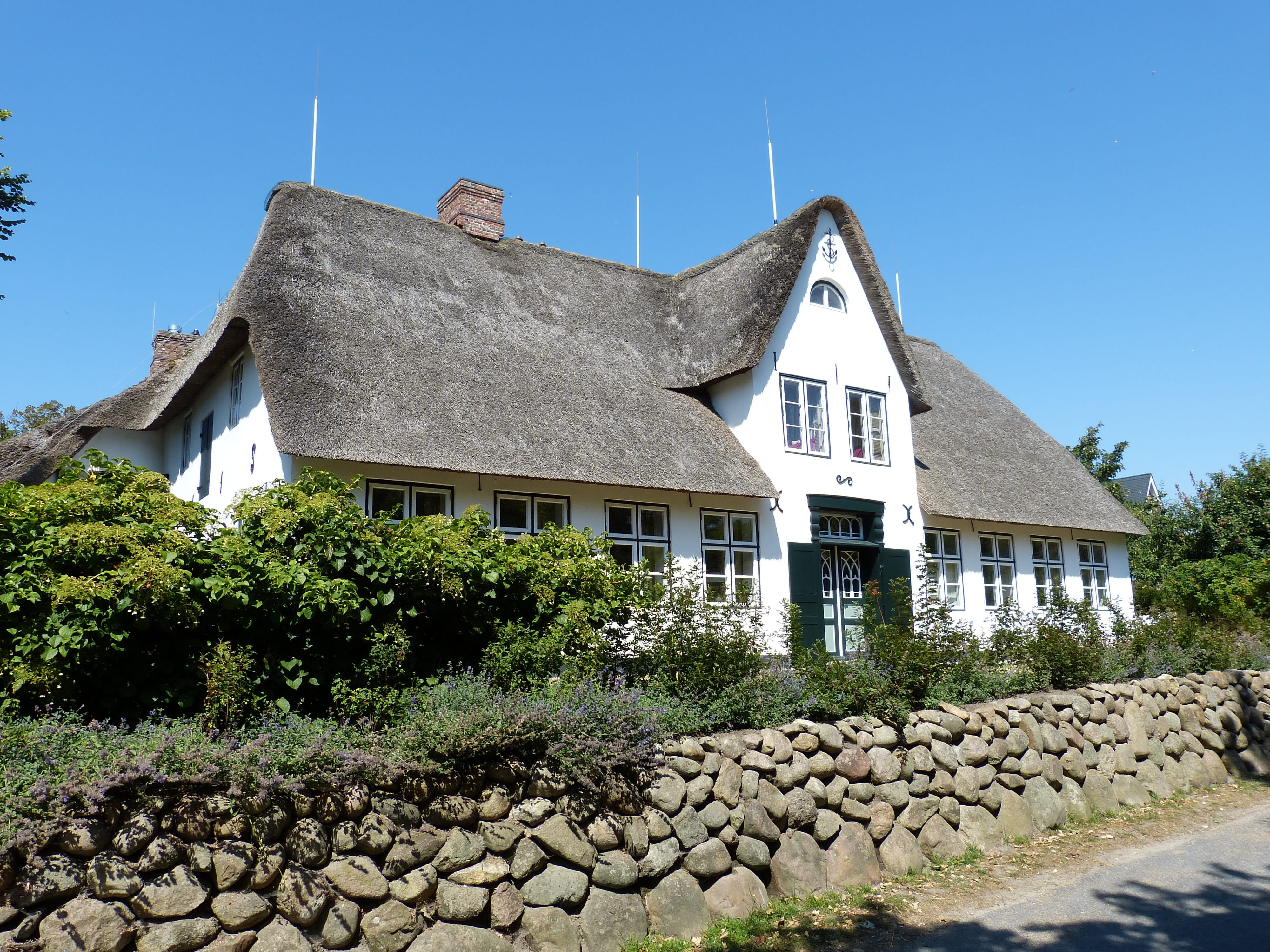 plant, building, stone wall, house, rock, no people, wall, building exterior, clear sky, thatched roof, nature, sylt, places of interest, solid, residential district, HD Wallpaper