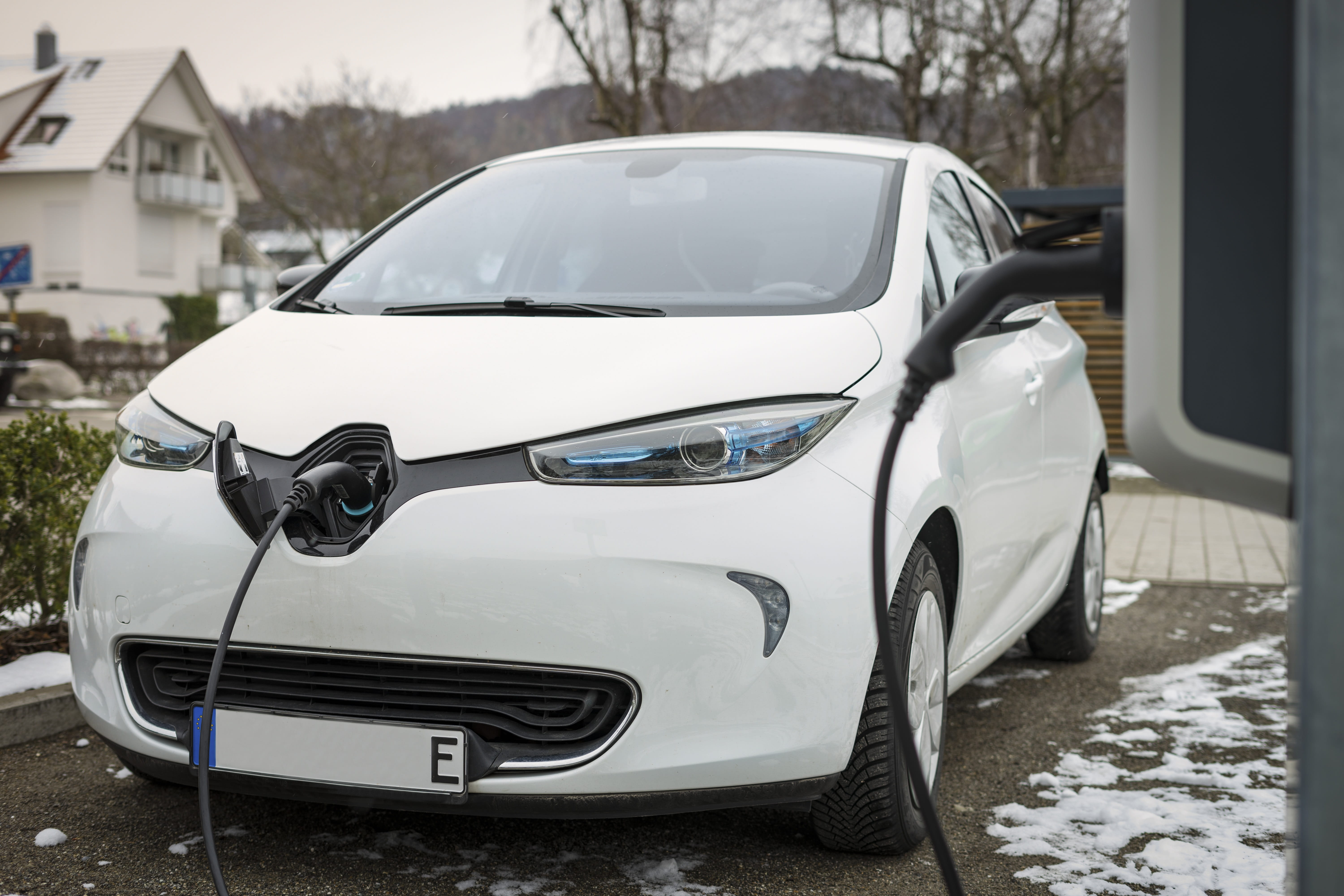 built structure, environment, transportation, range, renewable, winter, current, battery, architecture, stationary, parking, recharge, eco, electric mobility, HD Wallpaper