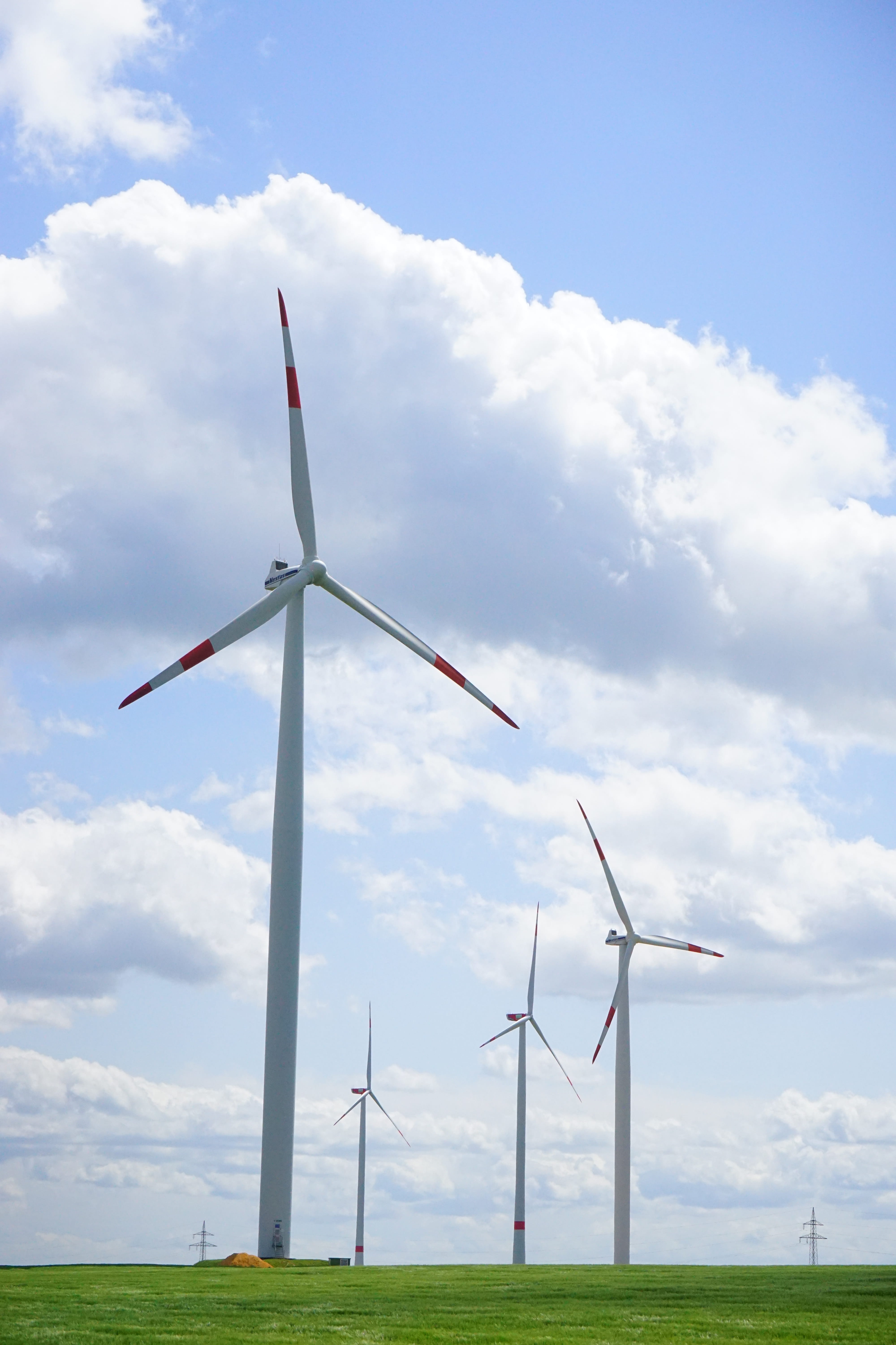 nature, current, land, field, wing, fuel and power generation, Wind Energy, outdoors, rural scene, grass, rotor blades, sky, beauty in nature, renewable energy, Phone HD Wallpaper