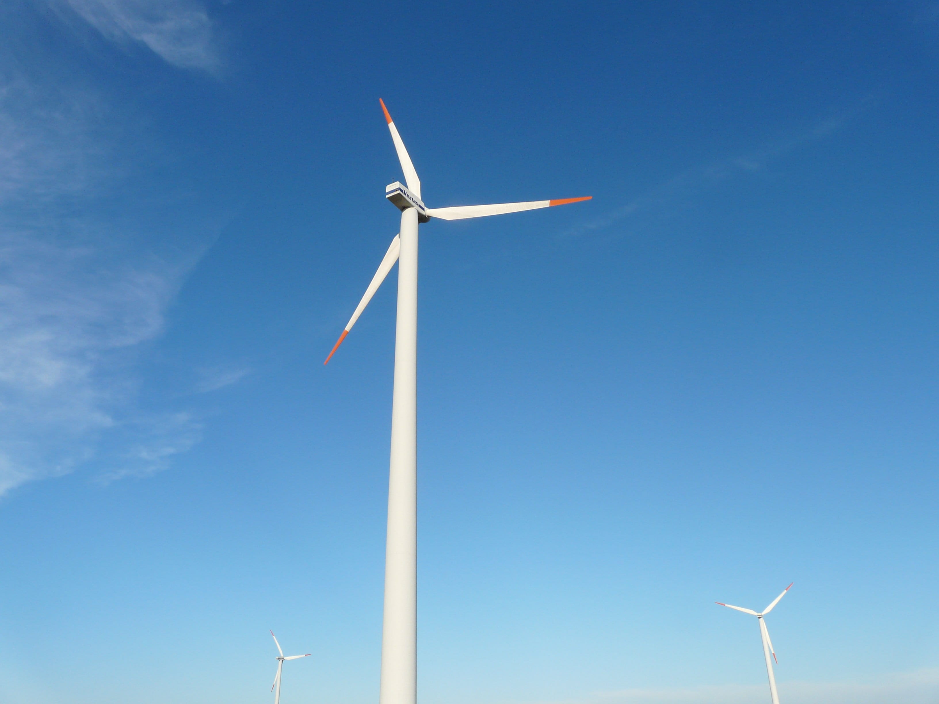 outdoors, power in nature, 2K, wind, sustainable resources, low angle view, energy, sky, Wind Energy, propeller, clear sky, turbine, fuel and power generation, HD Wallpaper