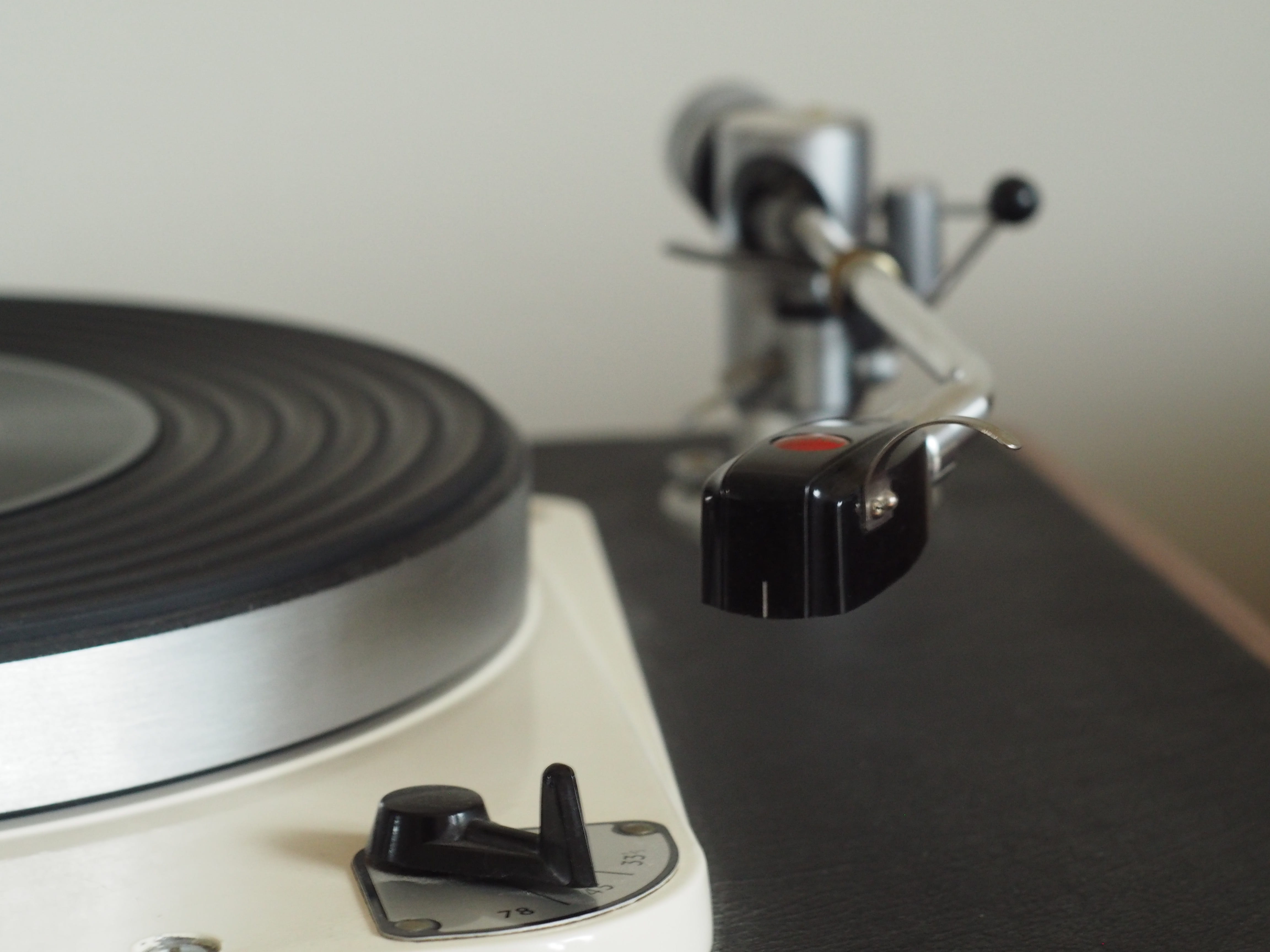 retro styled, black, sound, Record, Analog, black color, indoors, plate, audio equipment, Turntable, camera - photographic equipment, vinyl, musical instrument, HD Wallpaper