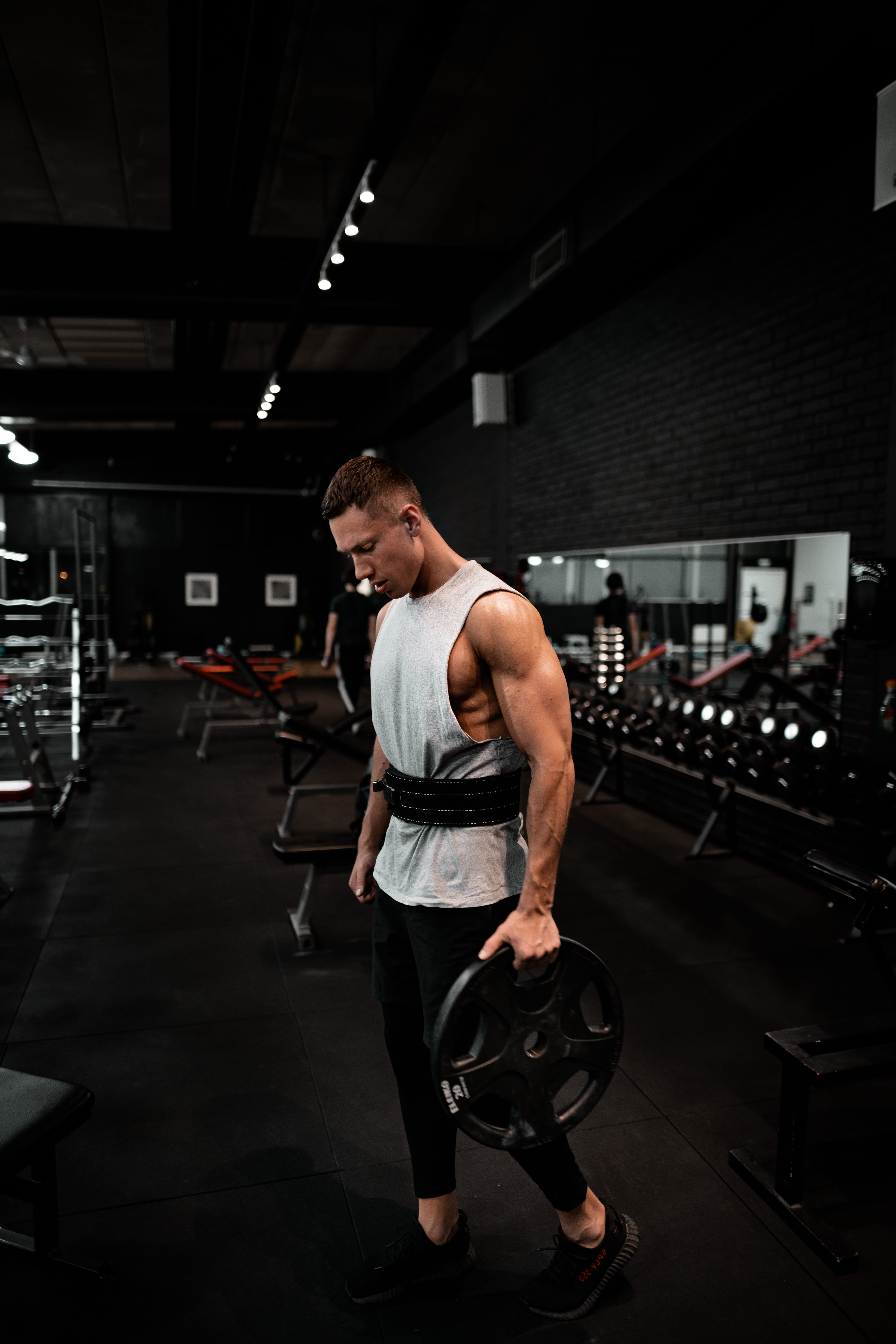 clothing, suit, holding, indoors, working out, exercise, gym, full length, plate, one person, tank, human, men, kneeling, lifestyles, leisure activity, Phone HD Wallpaper