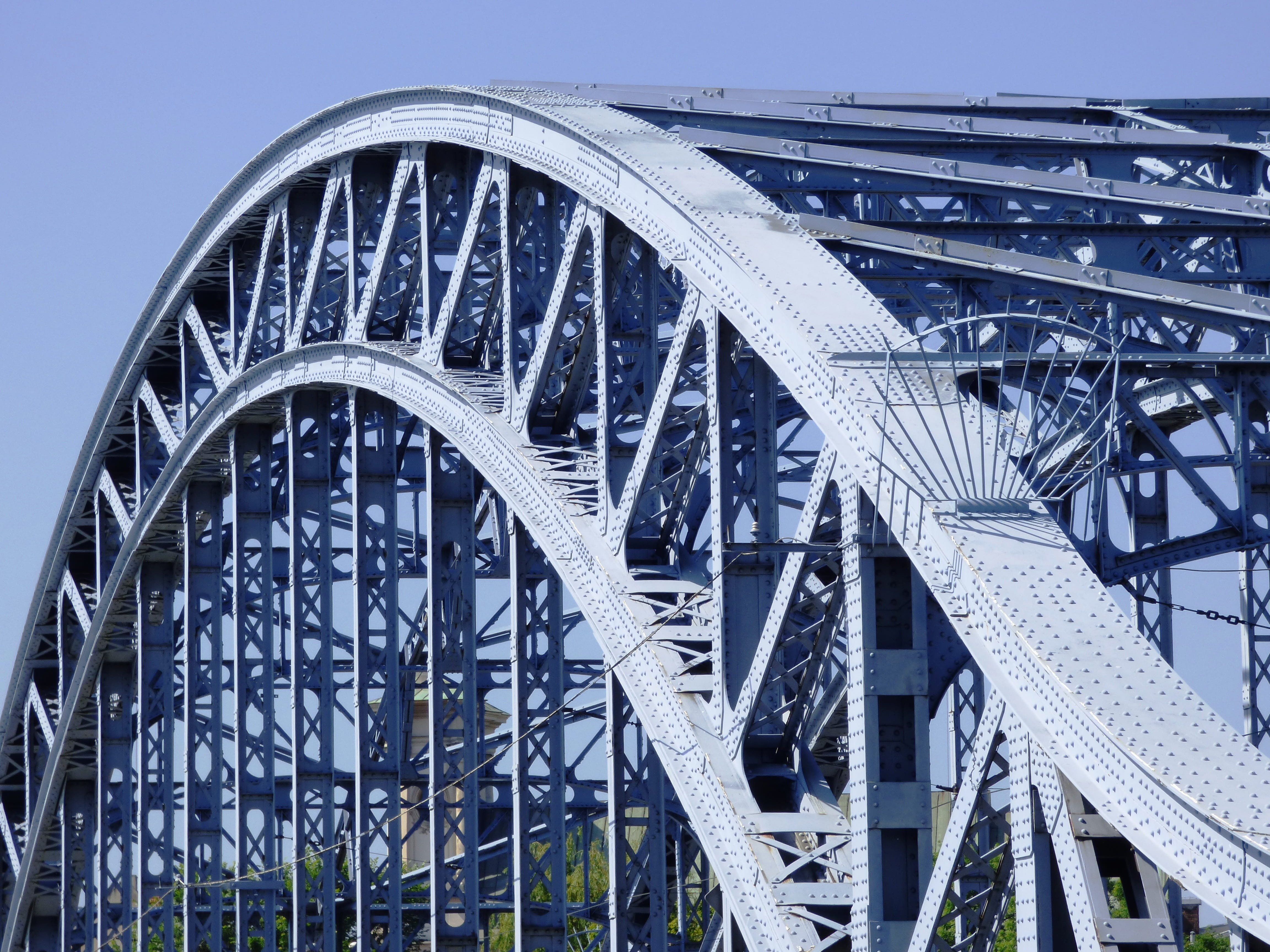 spams, building, Bridge, alloy, bridge - man made structure, outdoors, Metal, 4K, clear sky, steel, girder, architecture, low angle view, transportation, HD Wallpaper