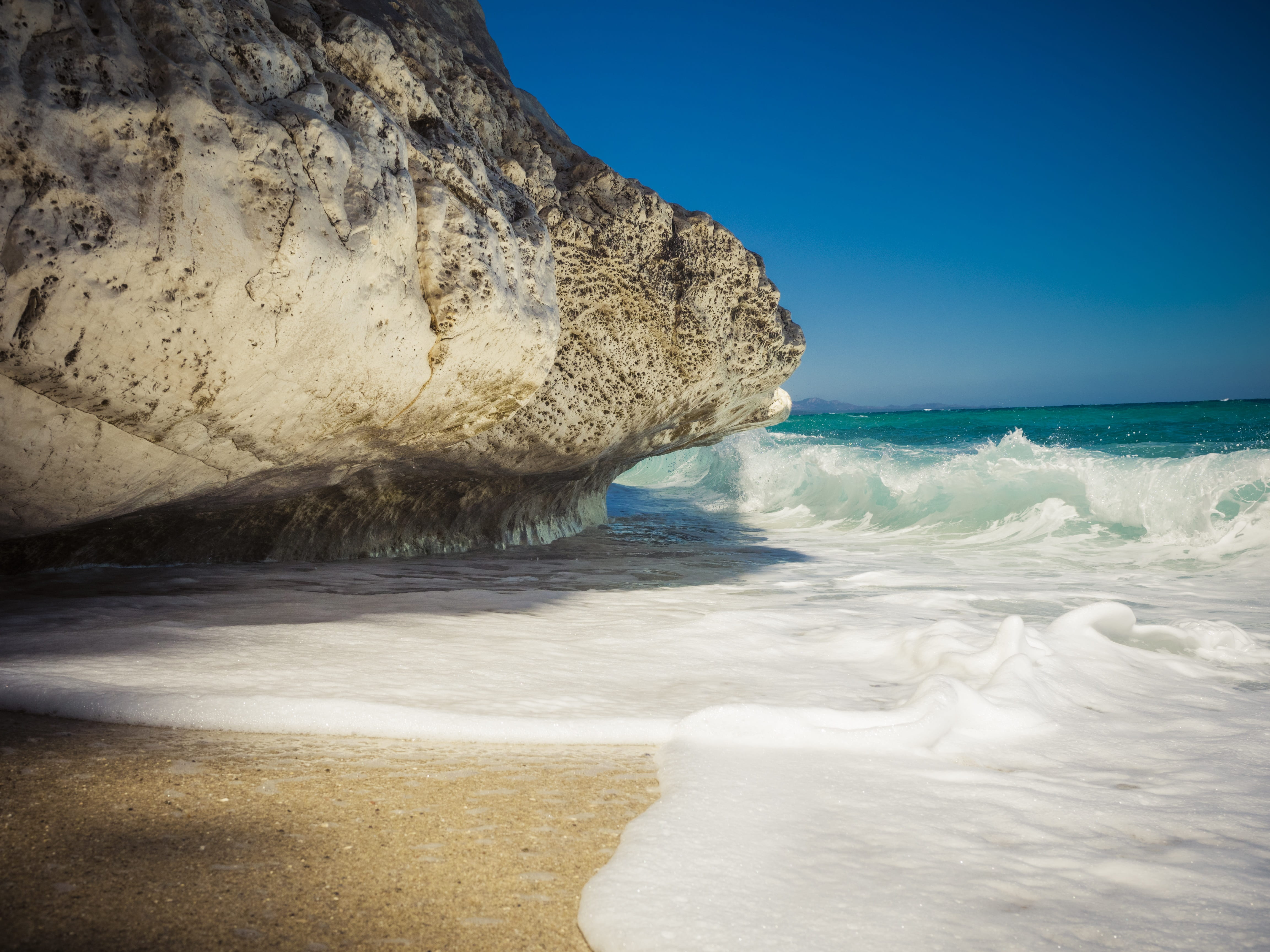 steinig, horizon over water, travel, no people, spring, blue, air, summer, italy, sun, clear sky, power in nature, land, sky, rock formation, outdoors, HD Wallpaper