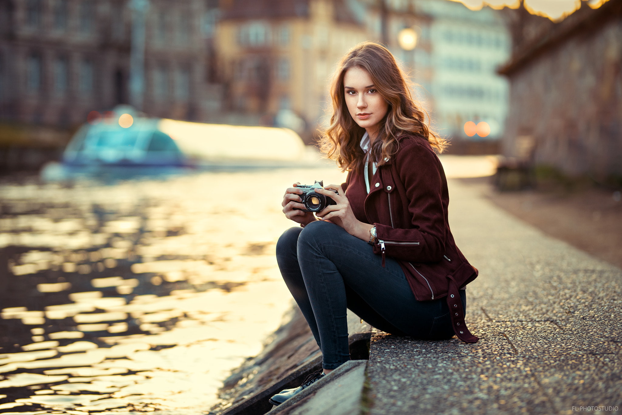 sitting, camera, 1080P, Claire Godard, women, women outdoors, jacket, depth of field, blonde, jeans, sweater, HD Wallpaper