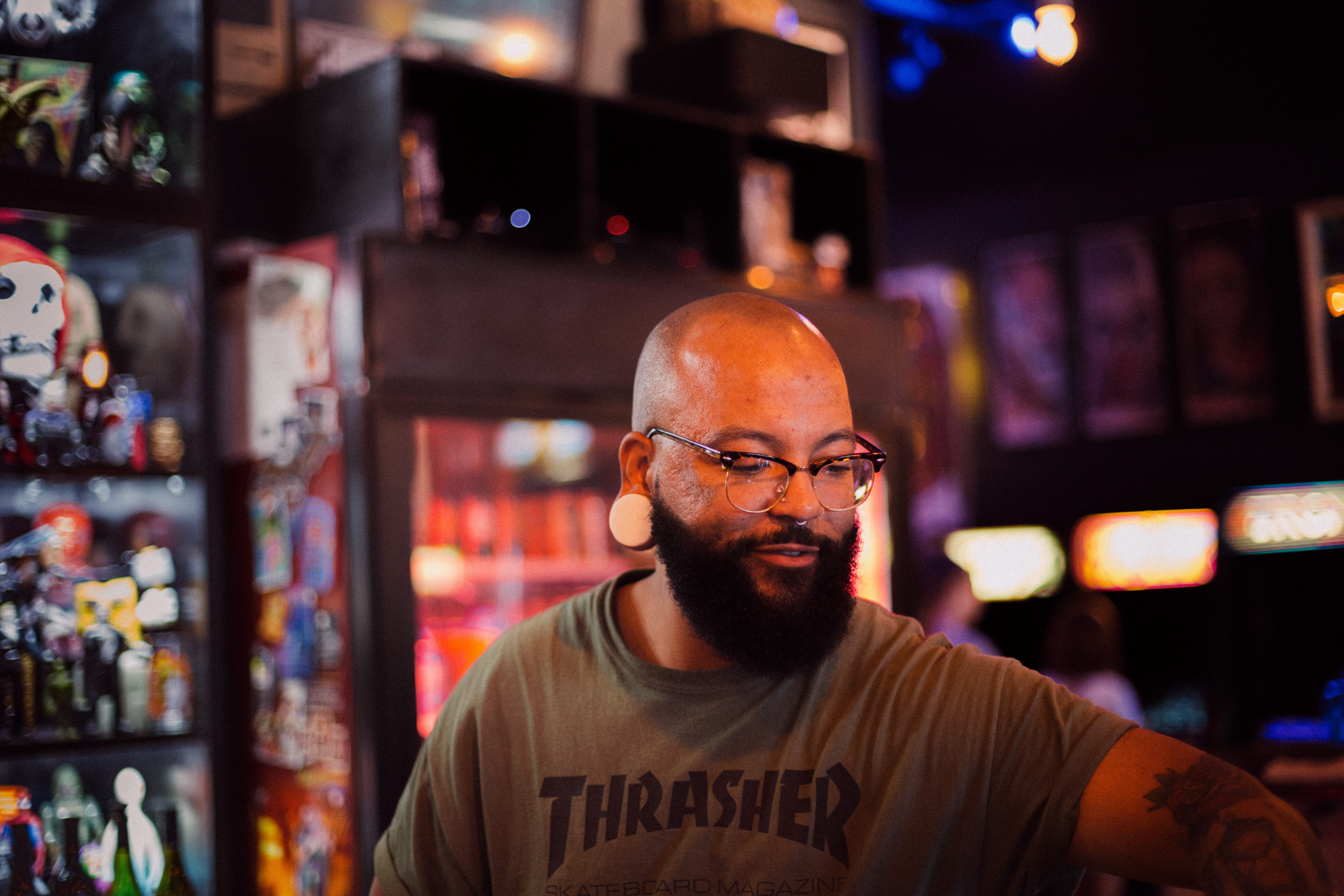 store, glasses, thrasher, outdoors, 5K, commercial, one Man Only, one Person, neck, adult, lifestyles, guy, crew, shirt, nosering, near, earring, nightlife, HD Wallpaper