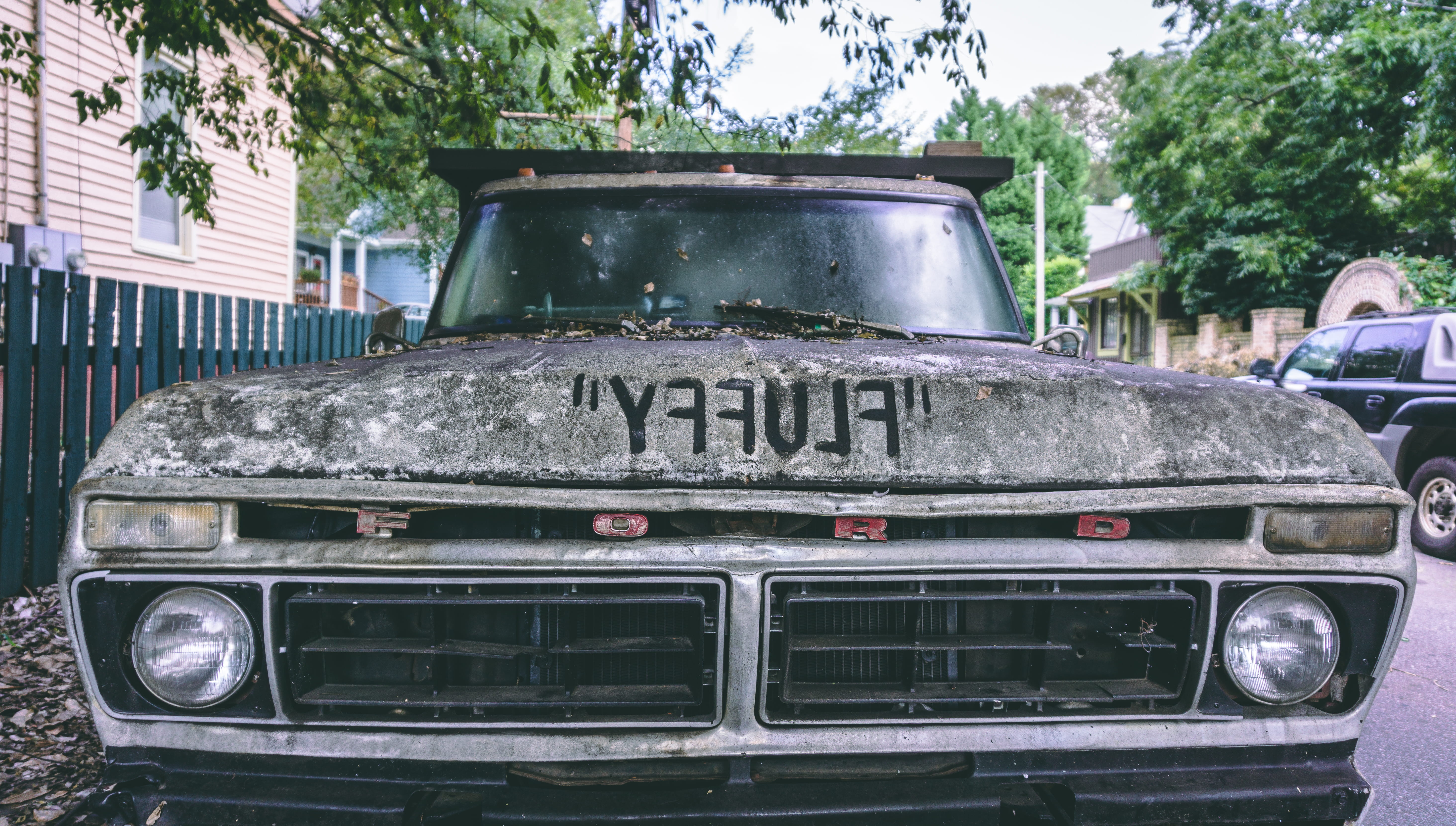 land vehicle, abandoned, retro styled, grunge, no people, nature, obsolete, vintage, ruined, bus, dirty, run-down, day, metal, tree, motor vehicle, old, HD Wallpaper