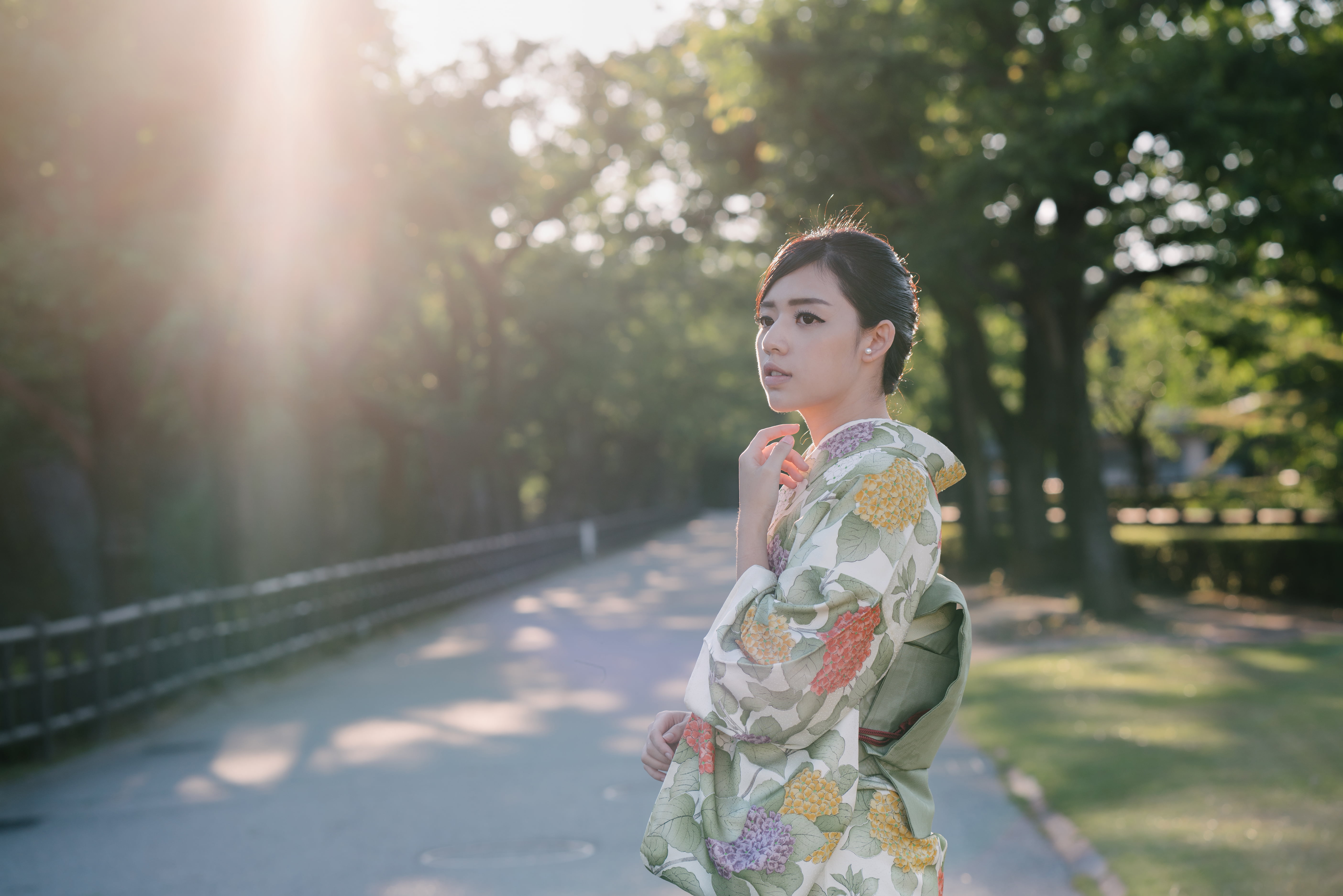 trees, park, 5K, traditional clothing, glare, women, looking away, women outdoors, model, Asian, Kiki Hsieh, brunette, HD Wallpaper