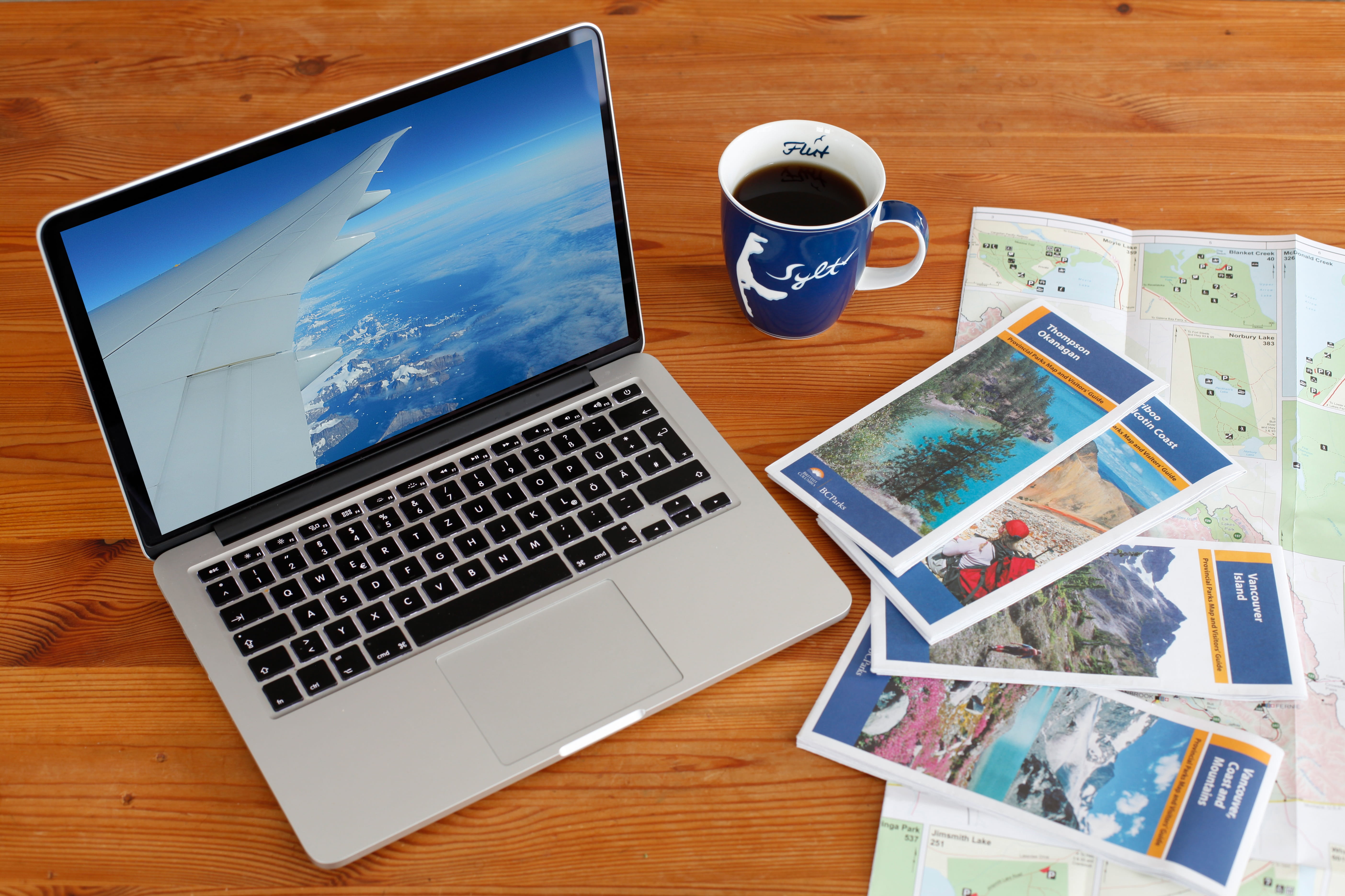 vacations, cards, computer, mac, communication, wireless technology, flying, portability, apple, drink, monitor, coffee - drink, plan, coffee, high angle view, HD Wallpaper
