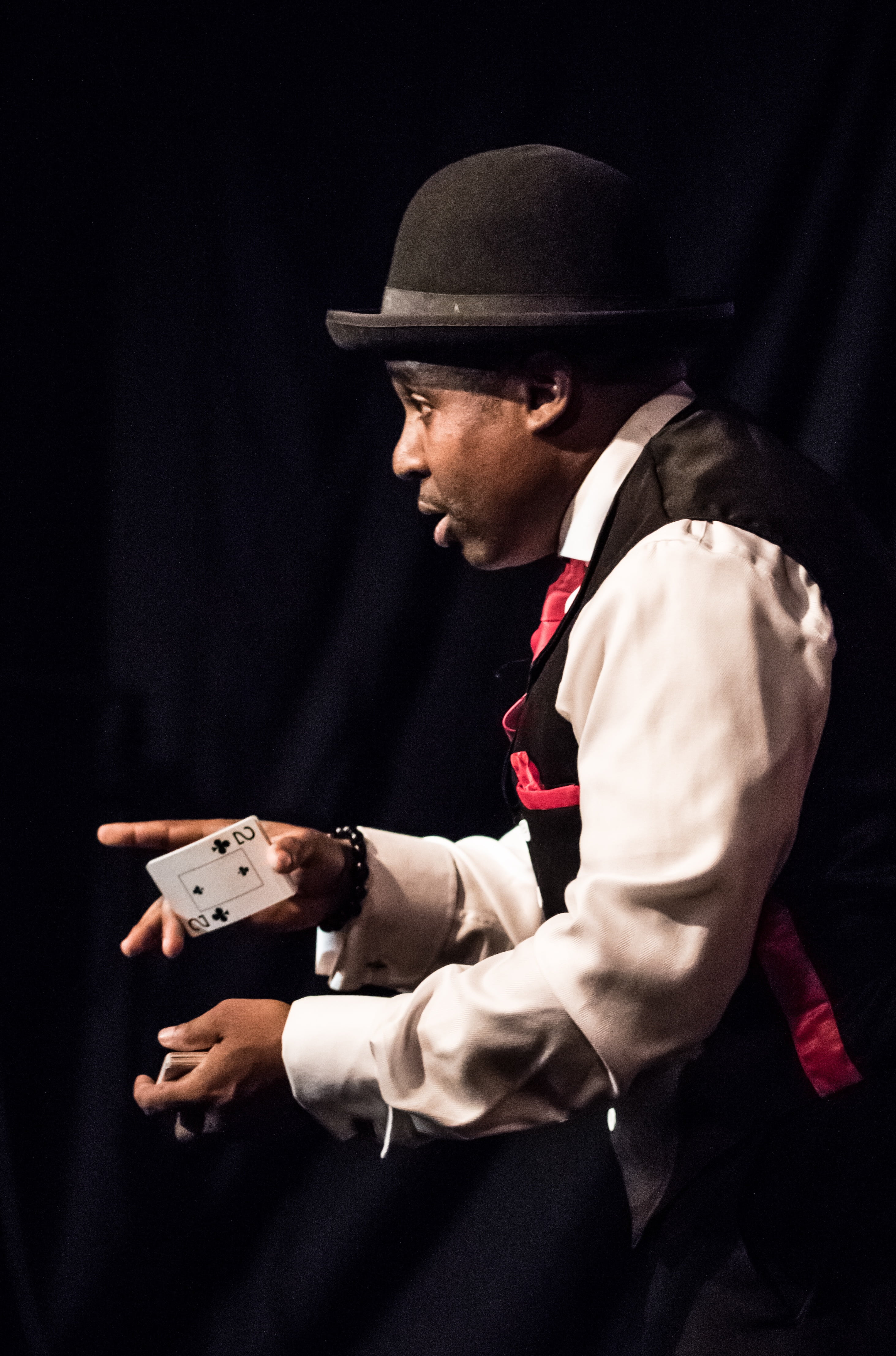 arts culture and entertainment, comedy, young adult, three quarter length, indoors, action, lifestyles, males, waist up, man, indy magic monthly, performance, Phone HD Wallpaper