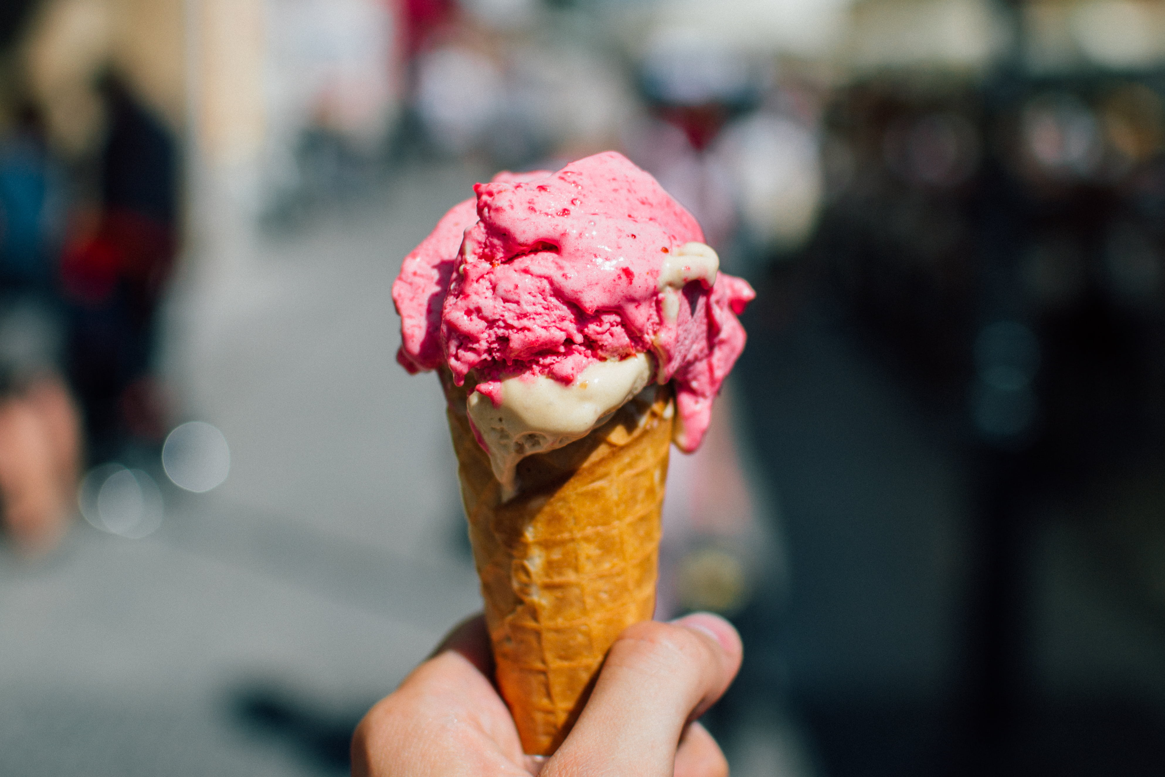 vanilla ice cream, finger, sugar, cone, unhealthy eating, dessert, focus on foreground, outdoors, cream, temptation, human hand, 4K, hand, food and drink, HD Wallpaper