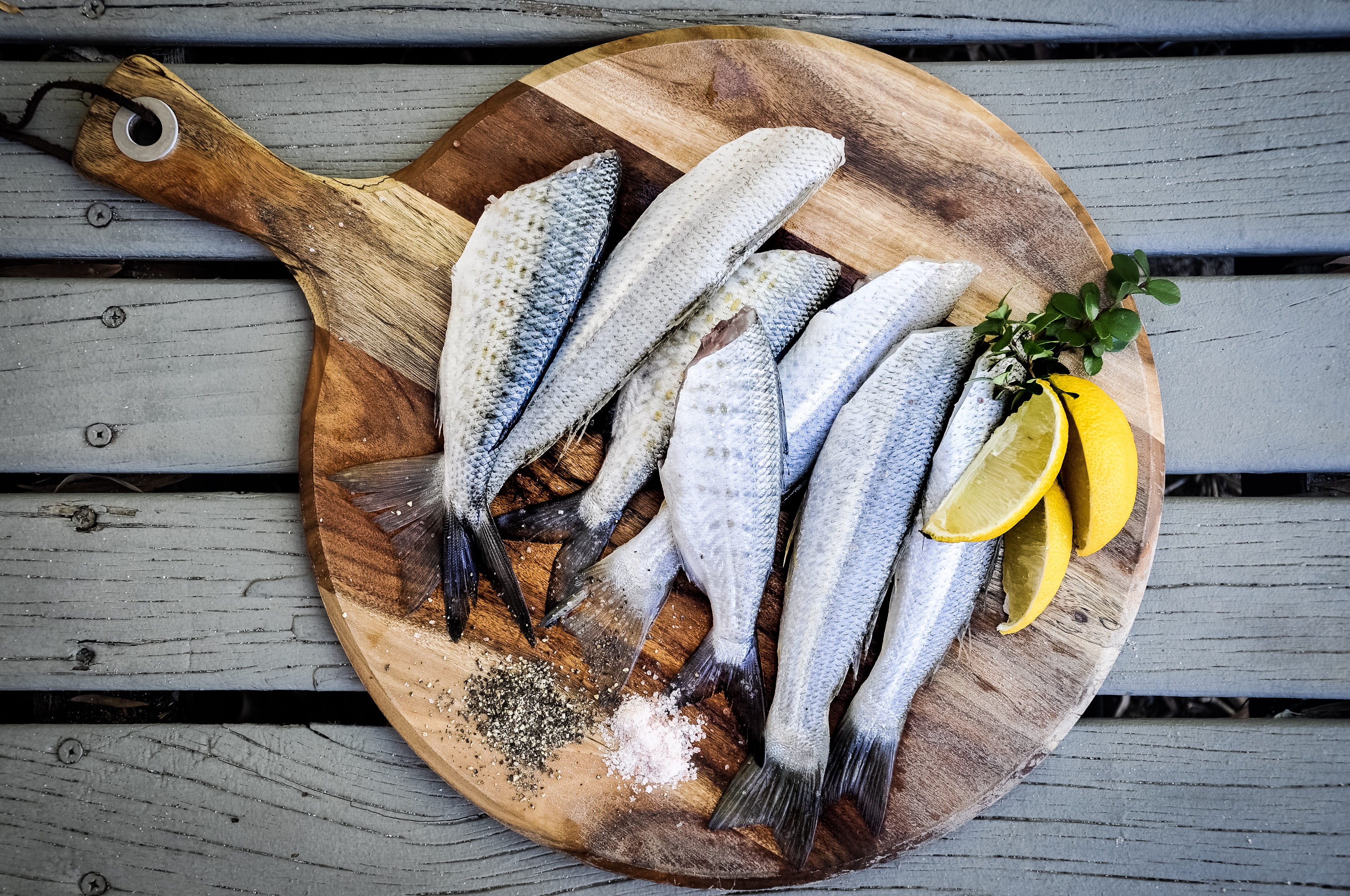 brown, headless, fishes, still life, day, directly above, no people, outdoors, plank, 4K, equipment, freshness, chopping board, nature, healthy eating, HD Wallpaper