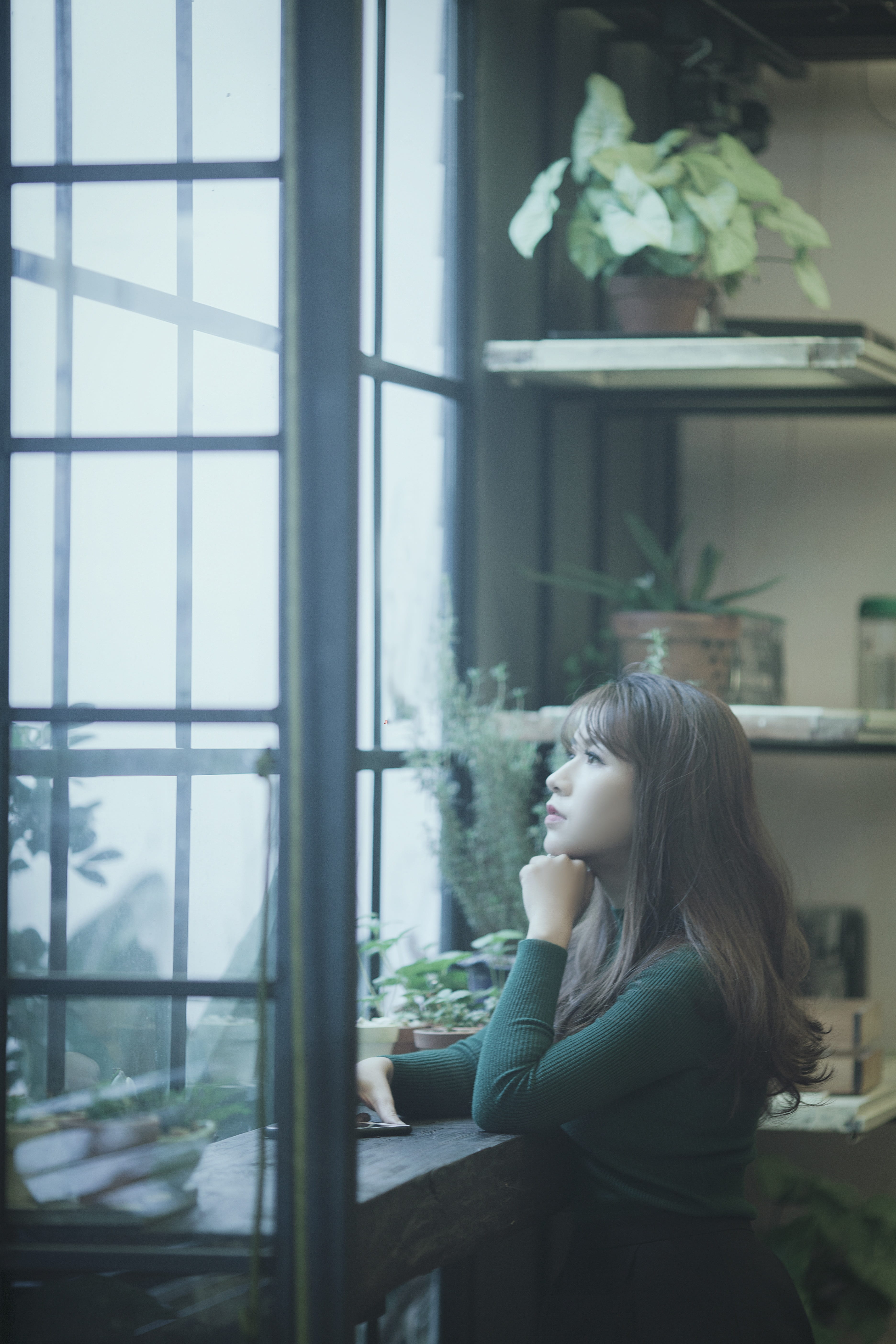 asia, background, hair, pretty picture, beautiful, cool, real people, scrabble, standing, lovely, girl, mug, laugh, drinking, nice, vietnam, drink, coffee cup, Phone HD Wallpaper
