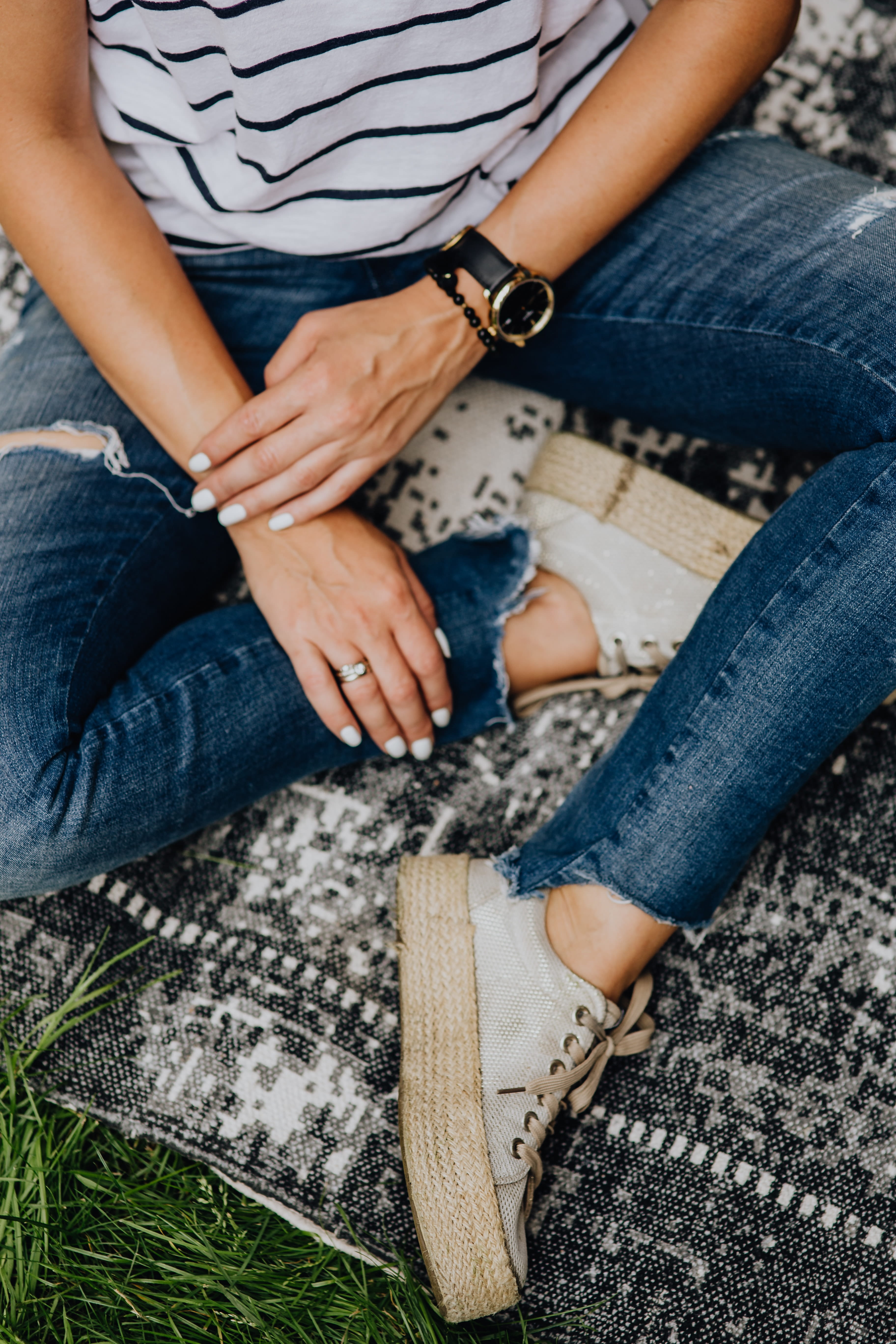 high angle view, casual clothing, tan, young, stripes, togetherness, fashion, details, low section, gold, body part, rings, hands, pants, outfit, woman, Phone HD Wallpaper