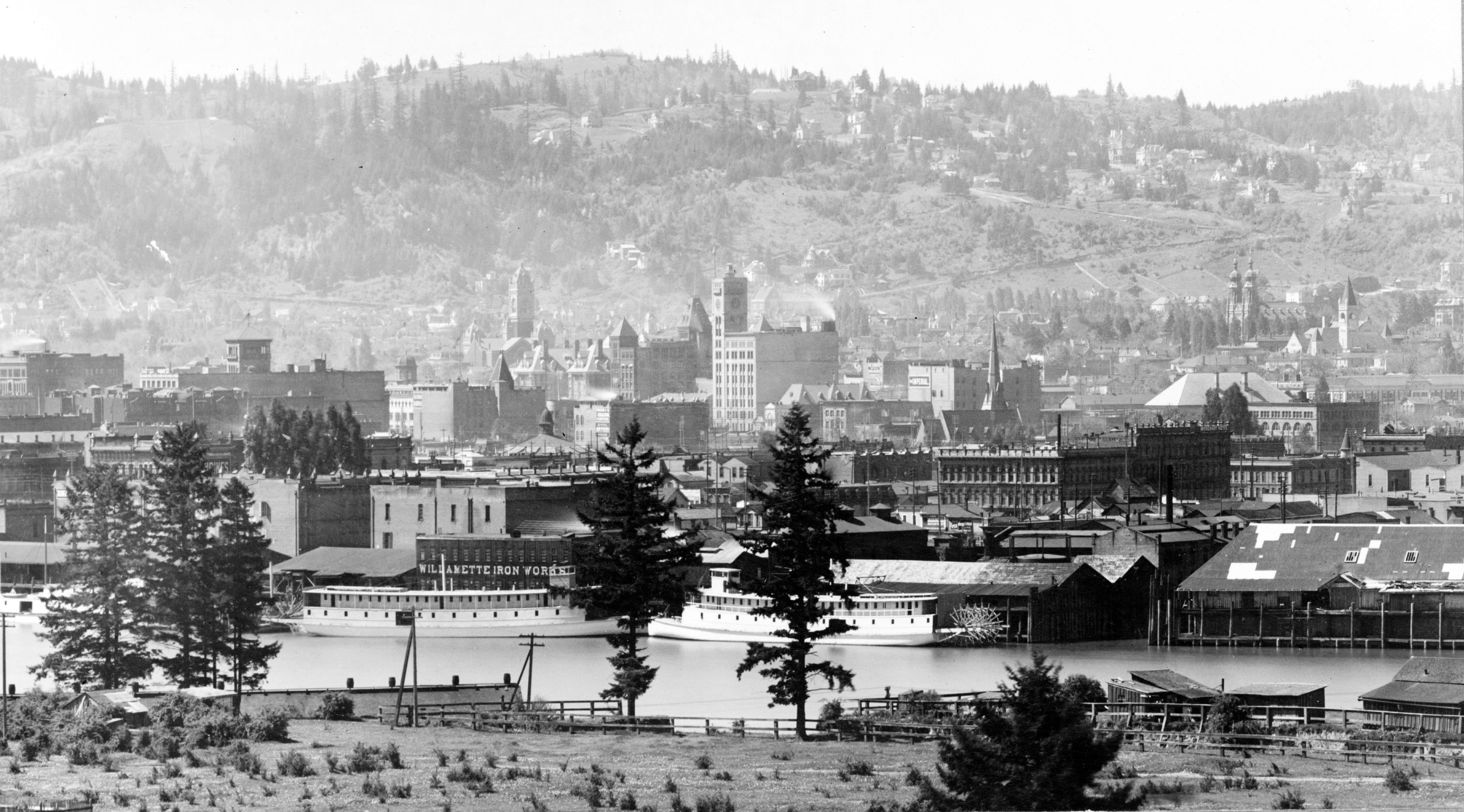 2K, cityscape, building exterior, city life, city, tree, no people, day, residential district, Oregon, black And White, photos, arts And Entertainment, HD Wallpaper