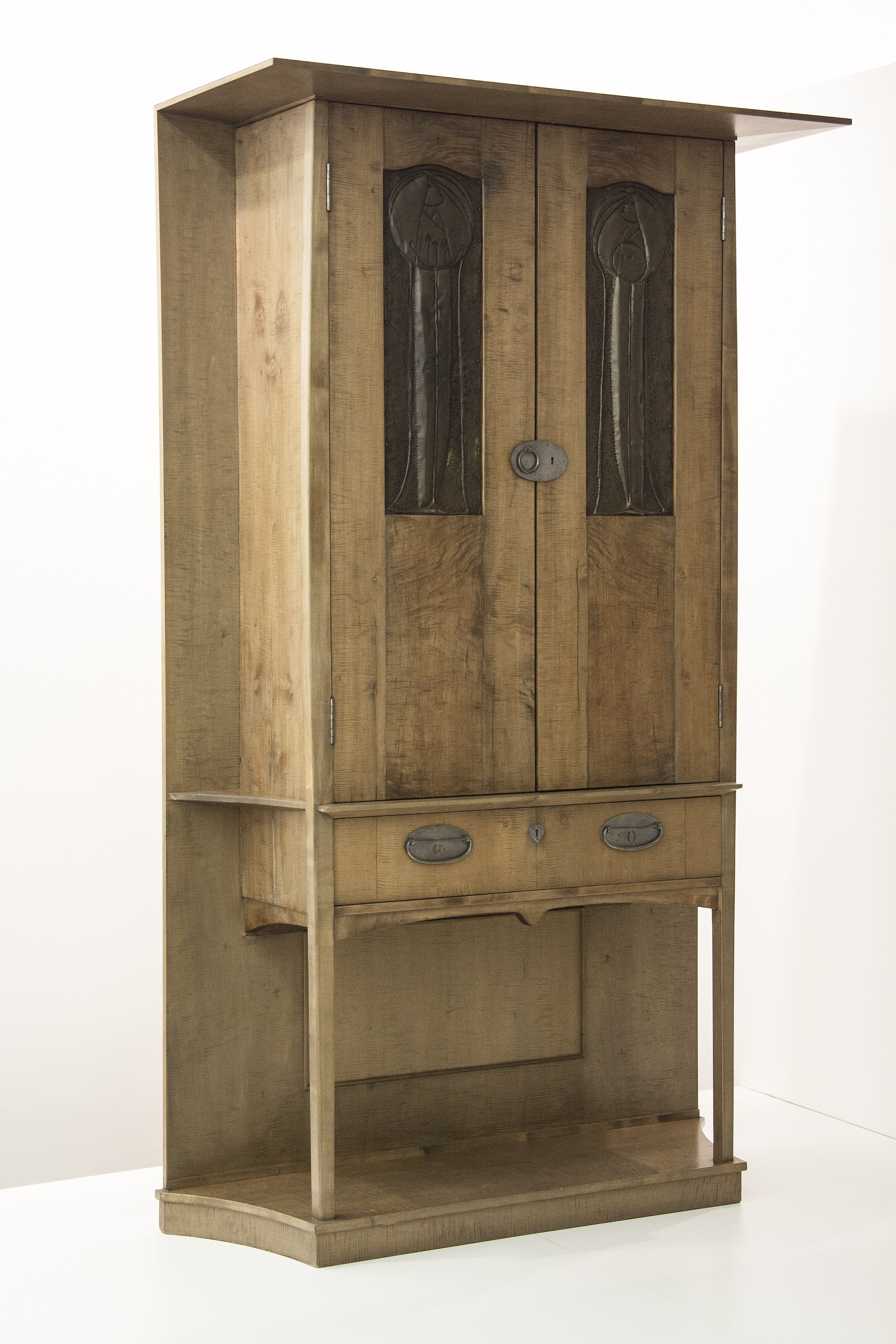 the past, wood - material, reliefs, door, protection, old, day, interior designer, glasgow, arts and crafts, charles rennie mackintosh, indoors, architecture, Phone HD Wallpaper