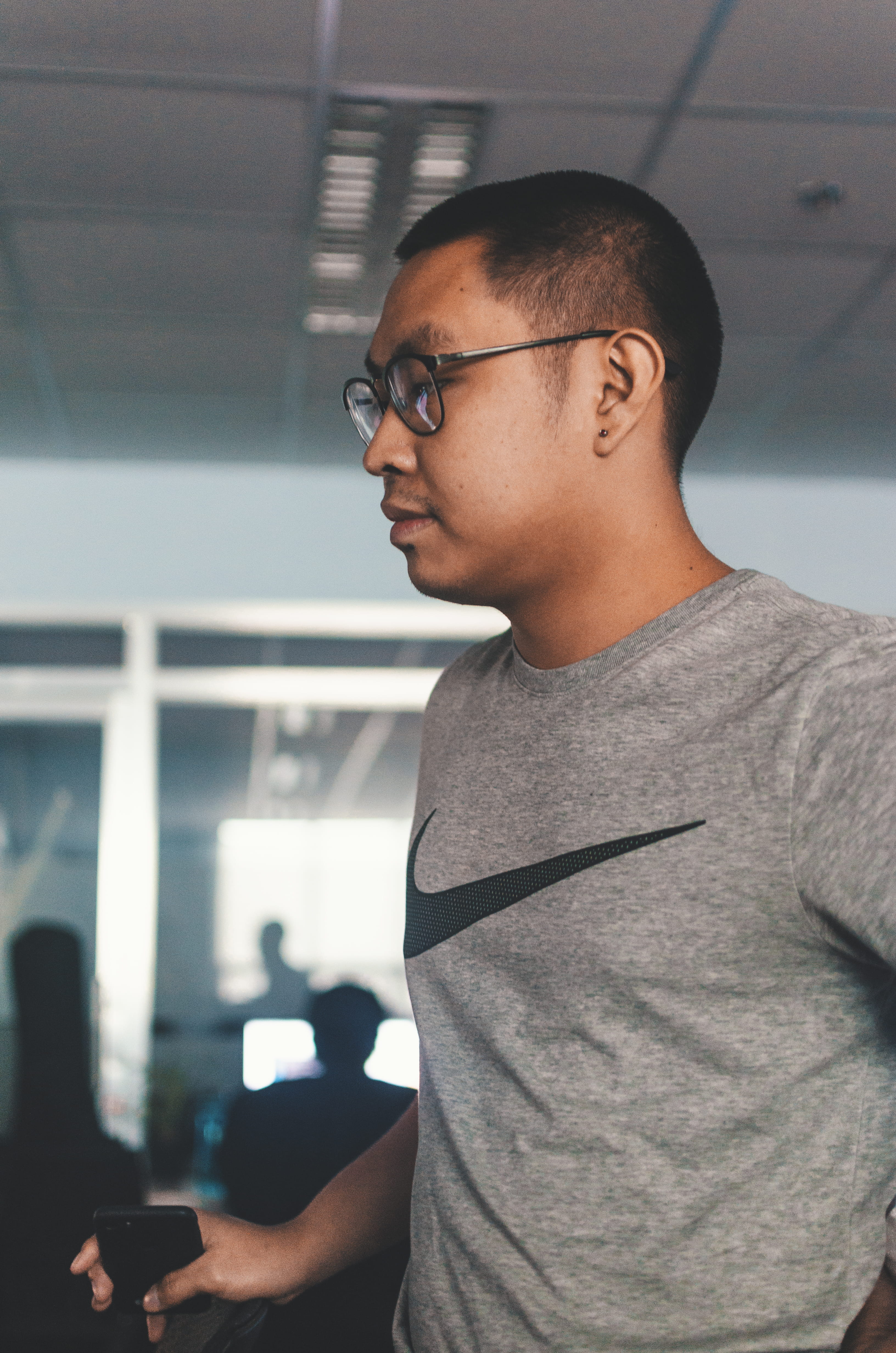 young men, glasses, leisure activity, gray, one person, eye glasses, men, waist up, eyeglasses, side view, casual clothing, boy, facial expression, focus on foreground, Phone HD Wallpaper