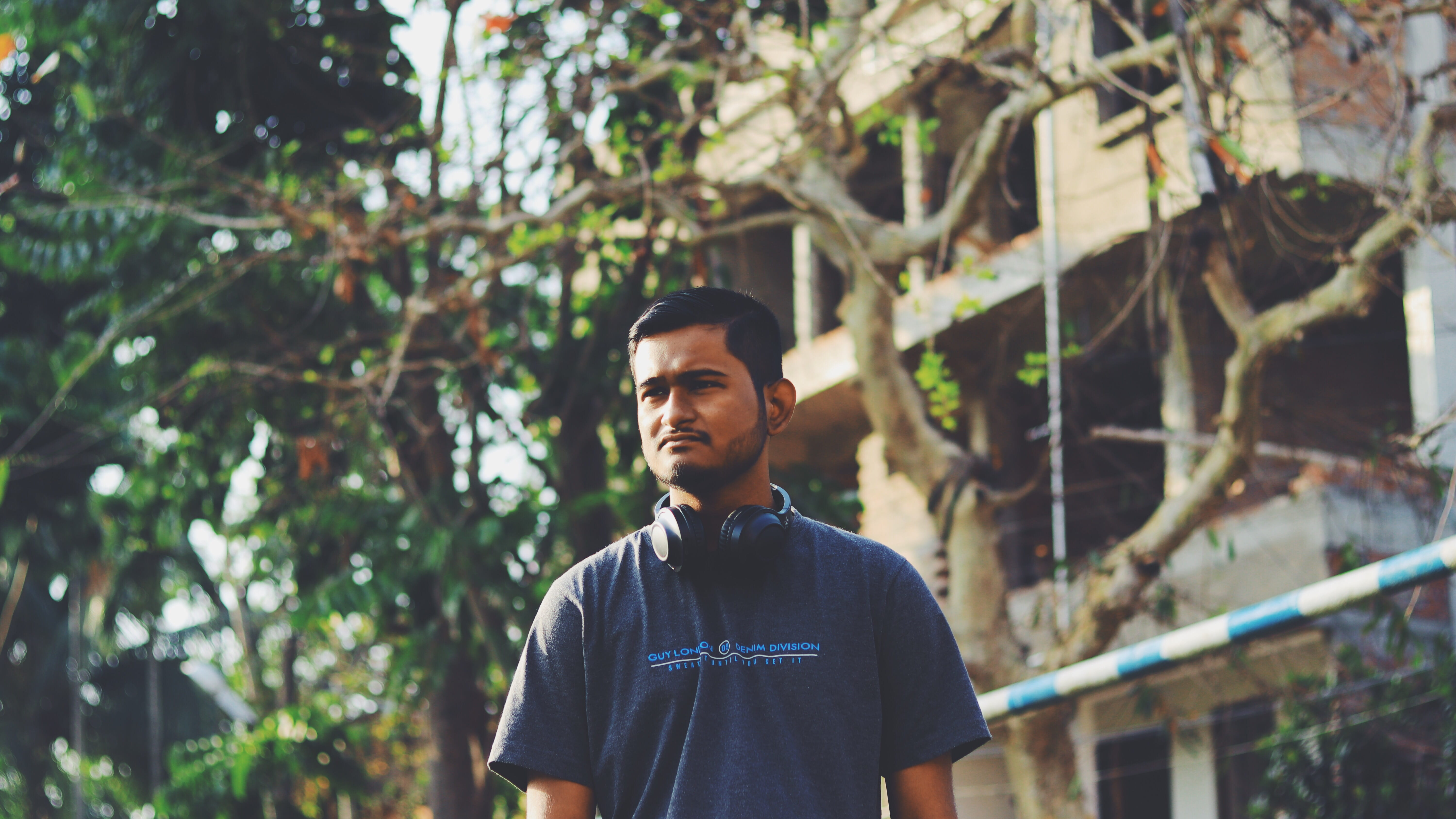 leisure activity, photo, standing, student, garden, blue, sleeve, man, skin, lifestyles, neck, t, apparel, wearing, young men, handsome, one person, looking away, HD Wallpaper