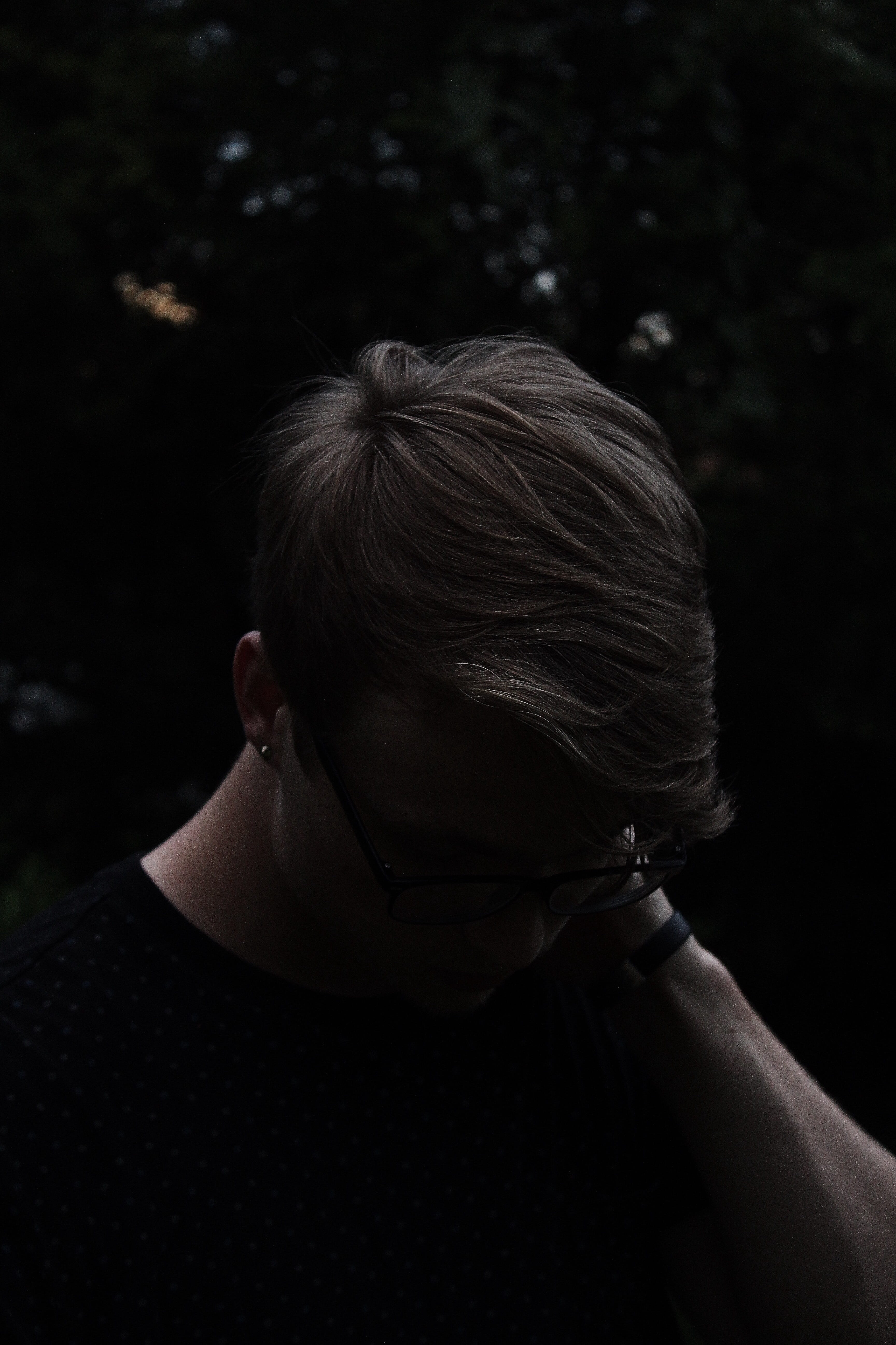 neck, real people, one Person, caucasian Ethnicity, shirt, lifestyles, women, 5K, human hair, human face, leisure activity, sadness, adult, hair, adults only, Phone HD Wallpaper