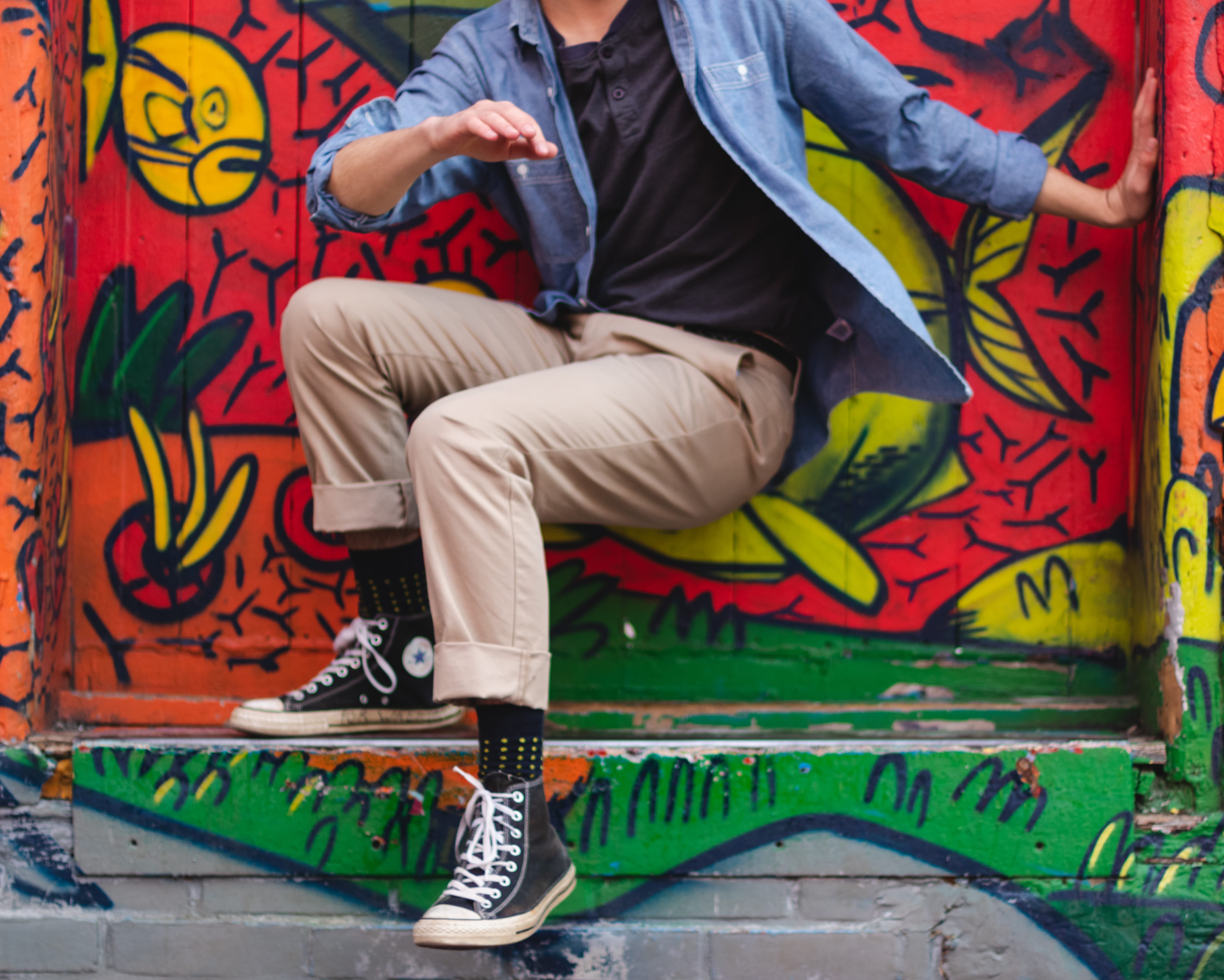 color, beautiful, graffiti alley, wall - building feature, faceless, 4K, clothing, alley, full length, casual clothing, art and craft, style, multi colored, HD Wallpaper
