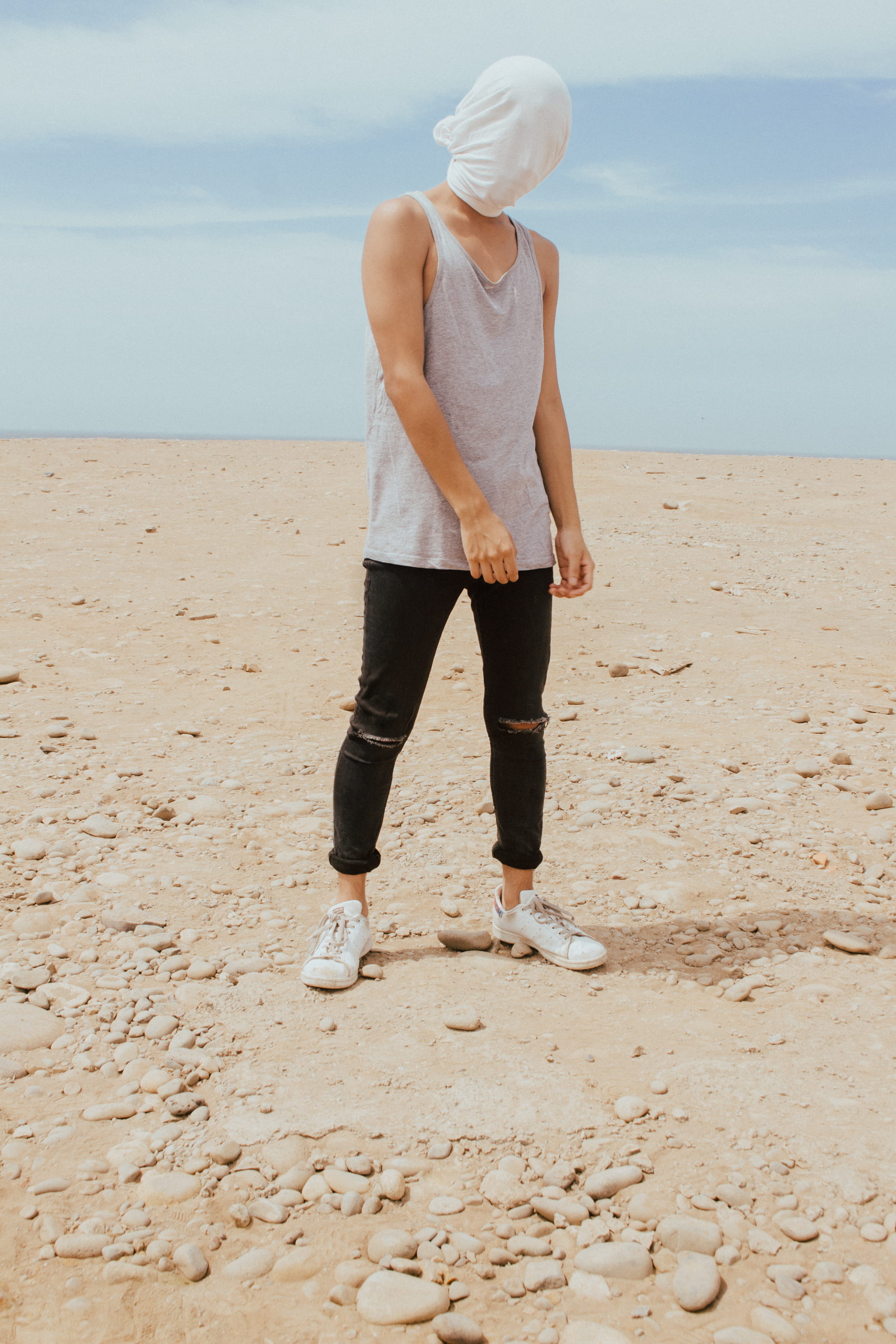 head, sea, enviromental, putting, standing, 2K, day, horizon over water, scenics - nature, art, beach, adult, human, shoe, sky, textile, etczine, blind, Phone HD Wallpaper