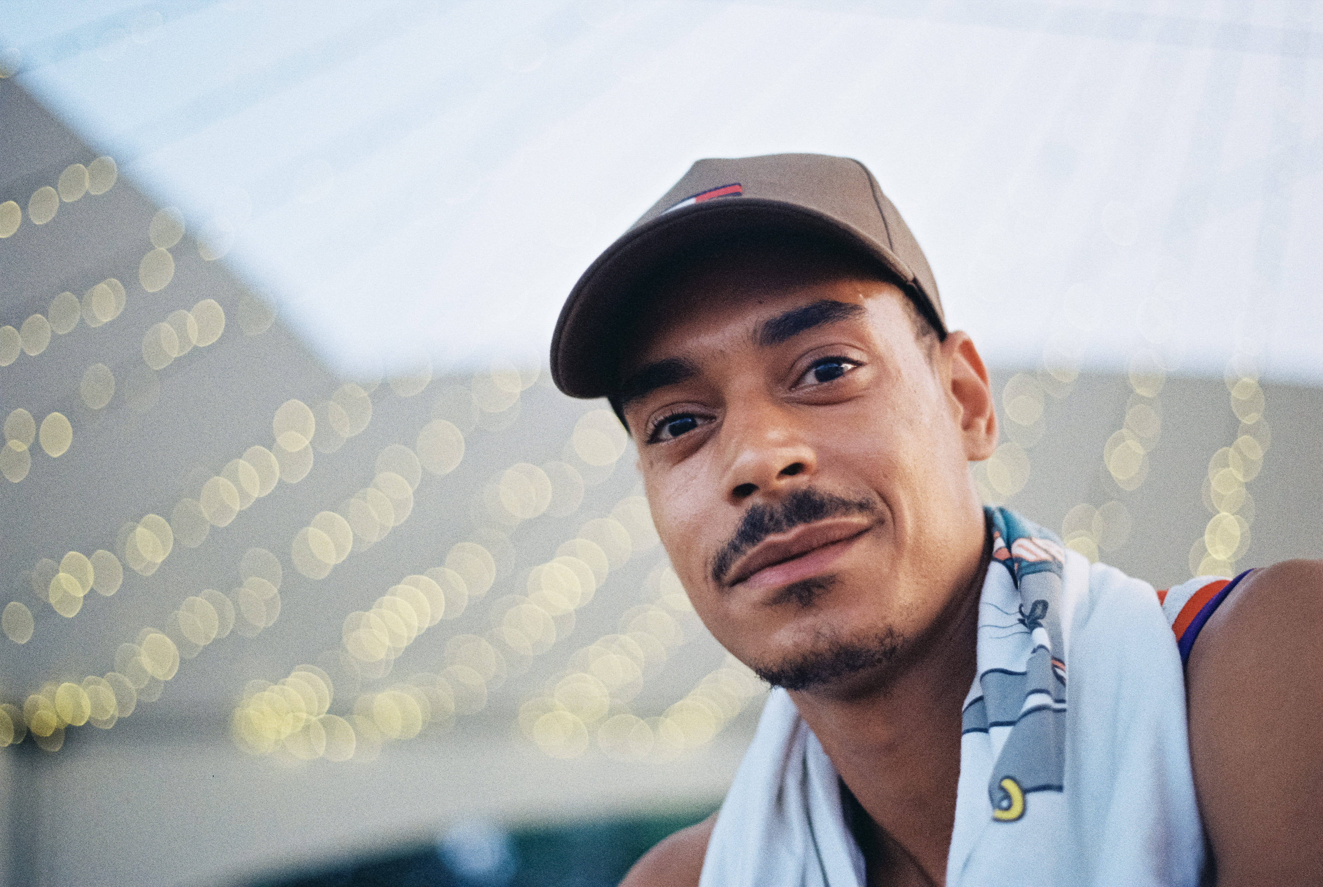 looking At Camera, close up, one Man Only, hat, selfie, happy, taking, nape, smiling, adults Only, 4K, lifestyles, arts Culture and Entertainment, budapest, HD Wallpaper