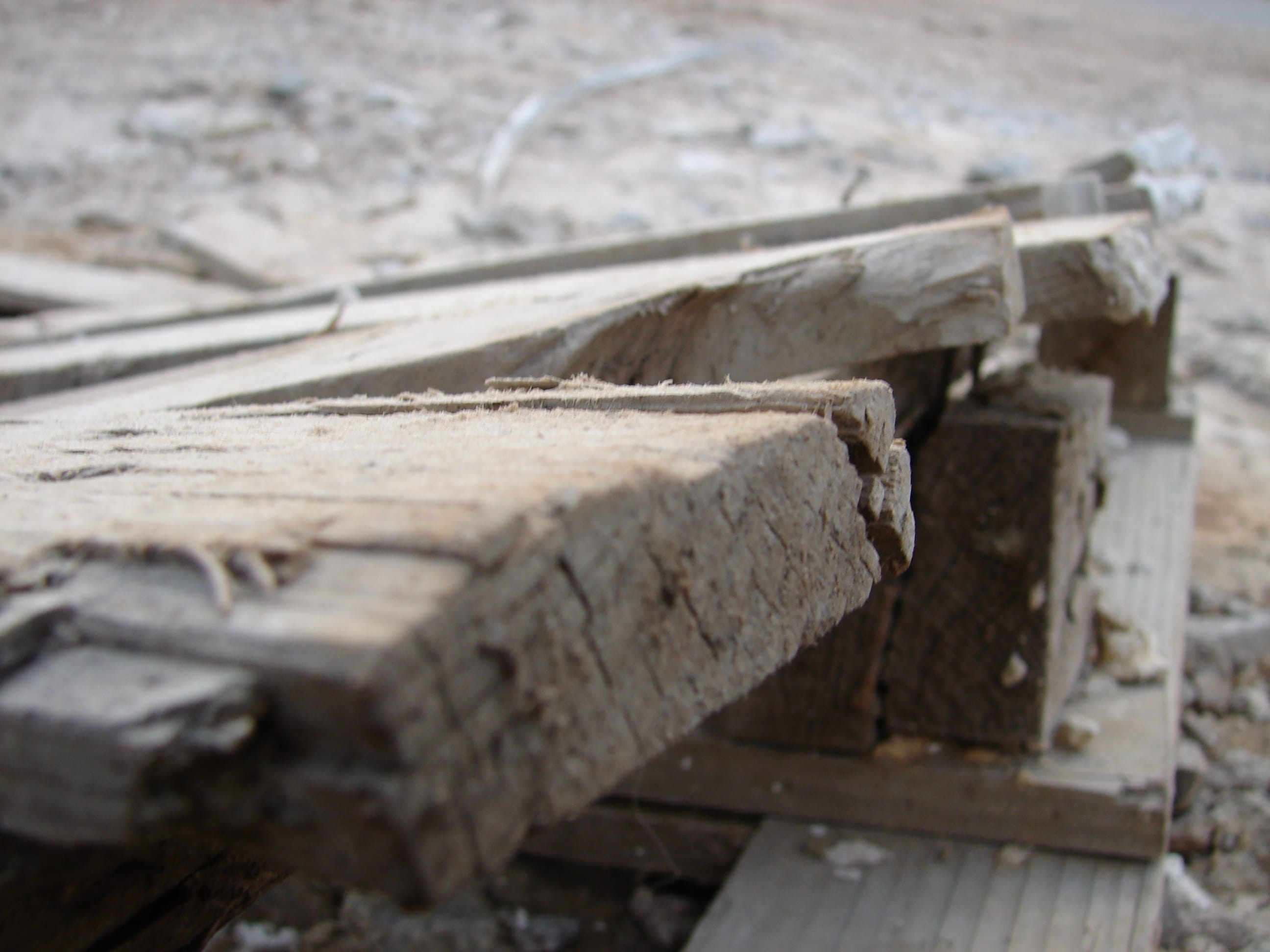 high angle view, obsolete, pipeline, water pipe, built structure, no people, day, Zoom, Wood, outdoors, damaged, close-up, wooden, destruction, 2K, dirt, HD Wallpaper