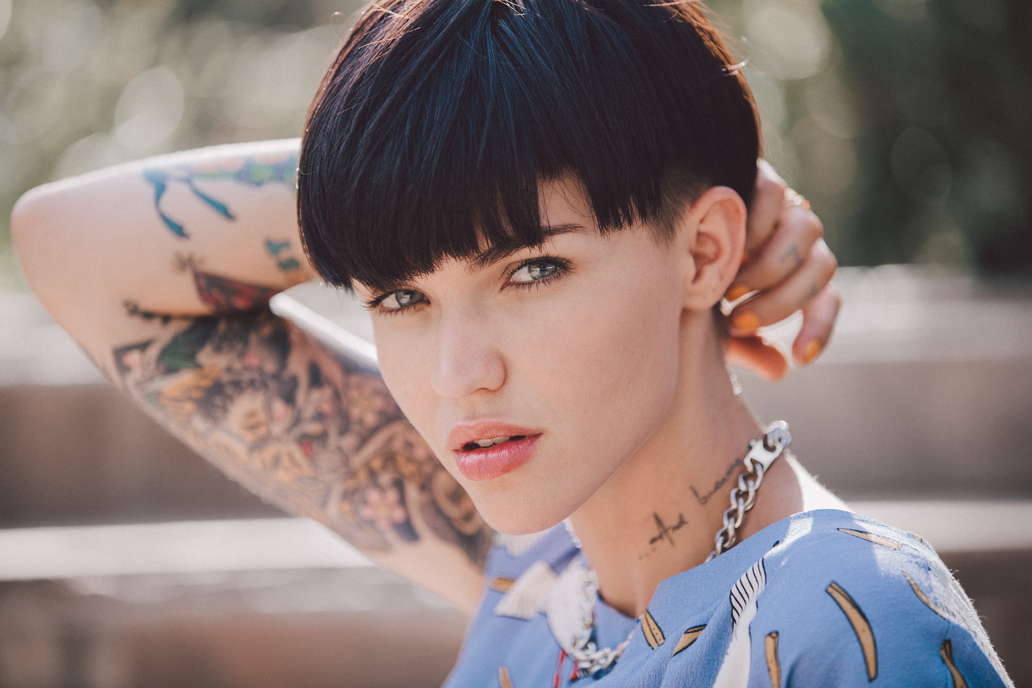 model, Rhapsody, tattoo, photographer, 1080P, brunette, Ruby Rose, pose, Australian, singer, glare, hairstyle, Elizabeth Weinberg, bokeh, HD Wallpaper