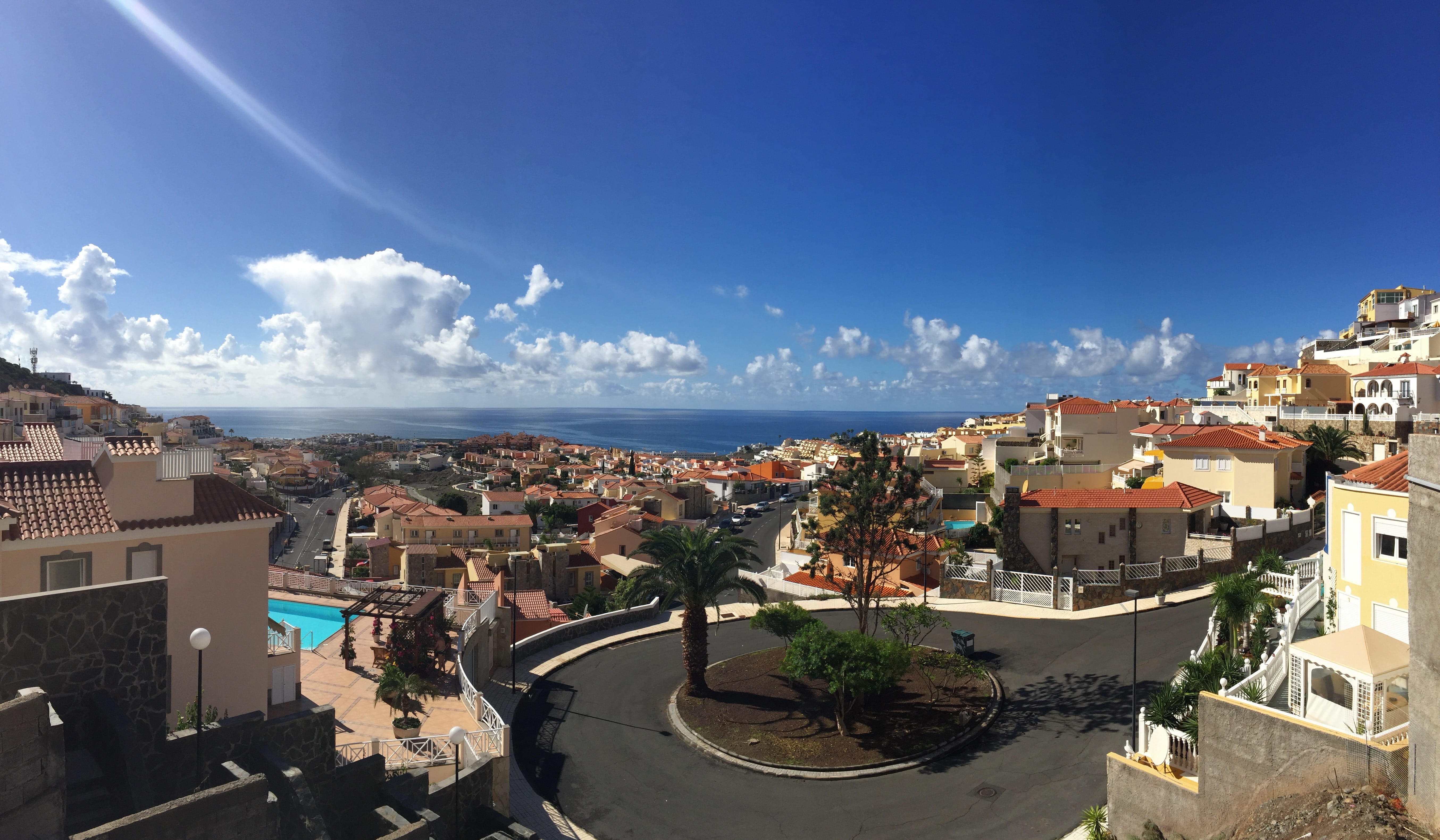 outdoors, building exterior, apartment, city, day, loma dos, canary islands, roof, Dos, Loma, sunlight, blue, cloud - sky, Gran Canaria, high angle view, HD Wallpaper