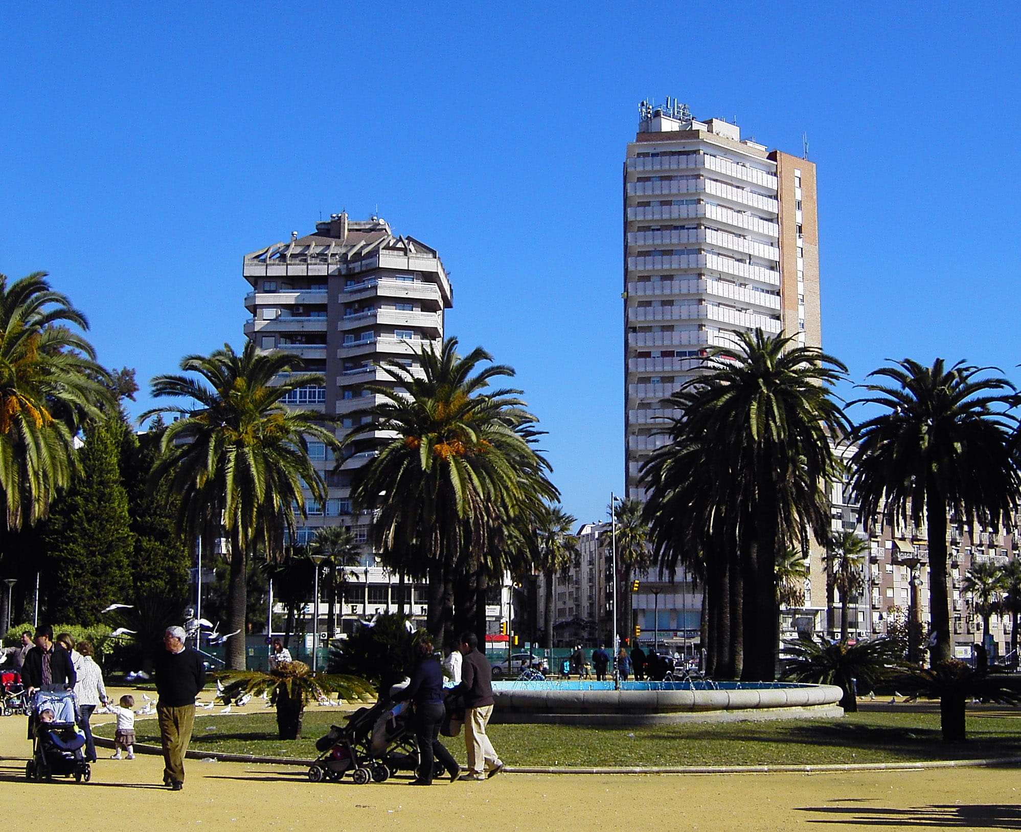 architecture, buildings, trees, sky, public domain, plant, tree, travel Destinations, Palomas, Spain, Huelva, clear sky, day, tropical climate, uSA, men, HD Wallpaper