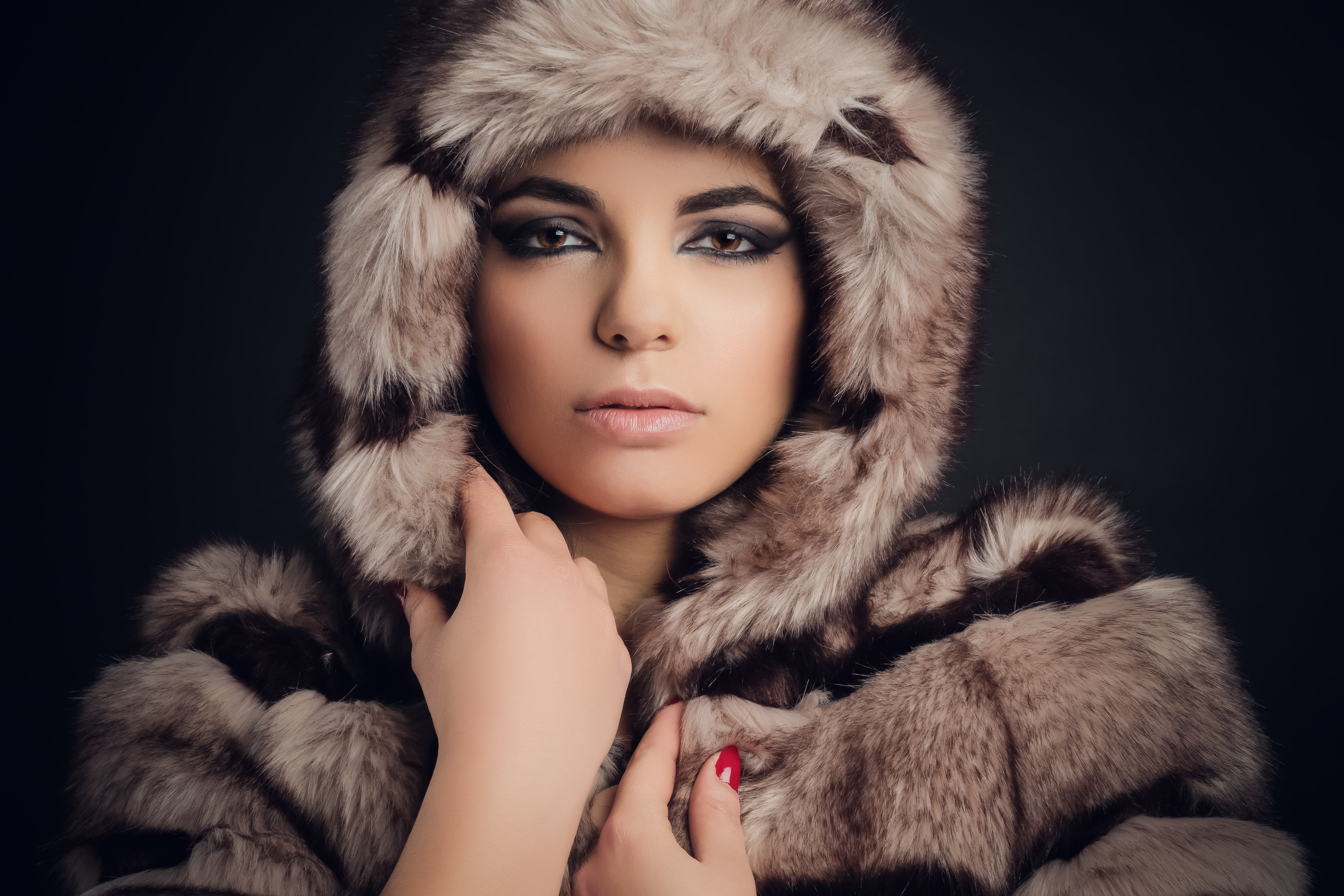fur, face, girl, look, coat, beauty, Paloma, 5K, HD Wallpaper