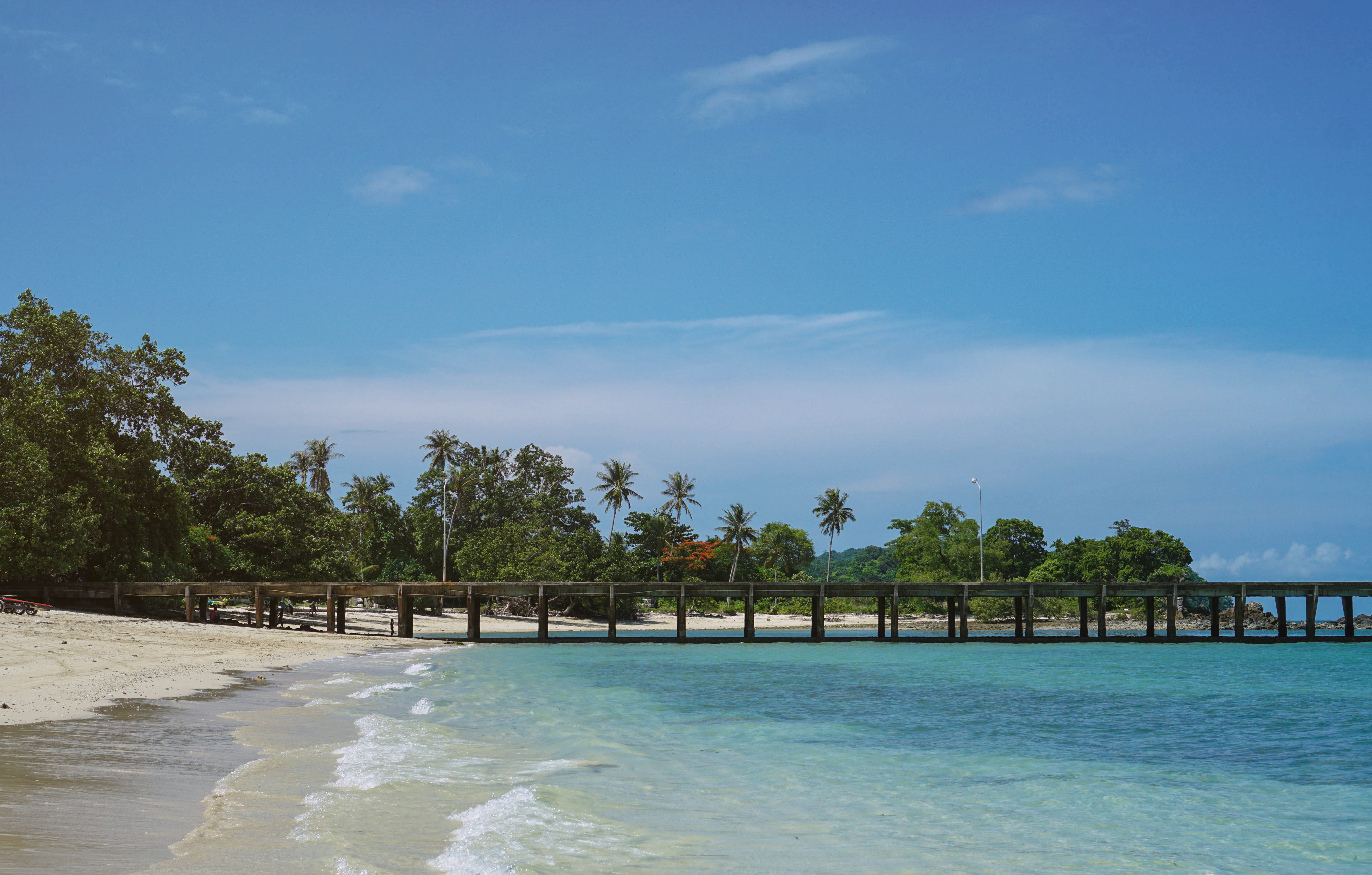 tranquility, cloud - sky, 5K, built structure, coconut tree, plant, idyllic, sea, no people, architecture, swimming pool, turquoise colored, scenics - nature, HD Wallpaper