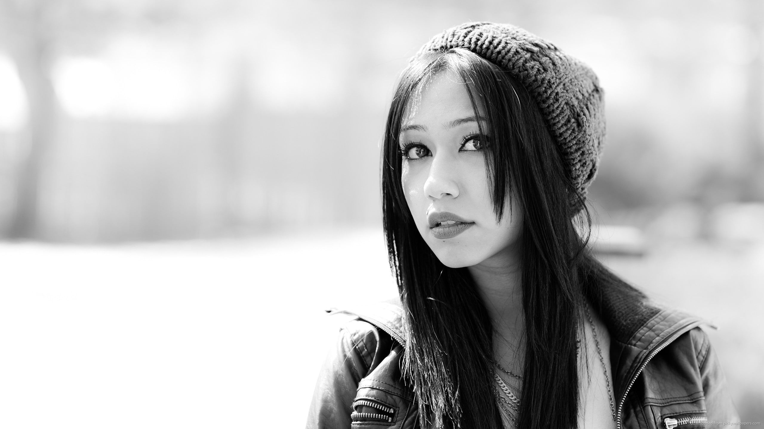 2K, beanie, brunette, monochrome, HD Wallpaper
