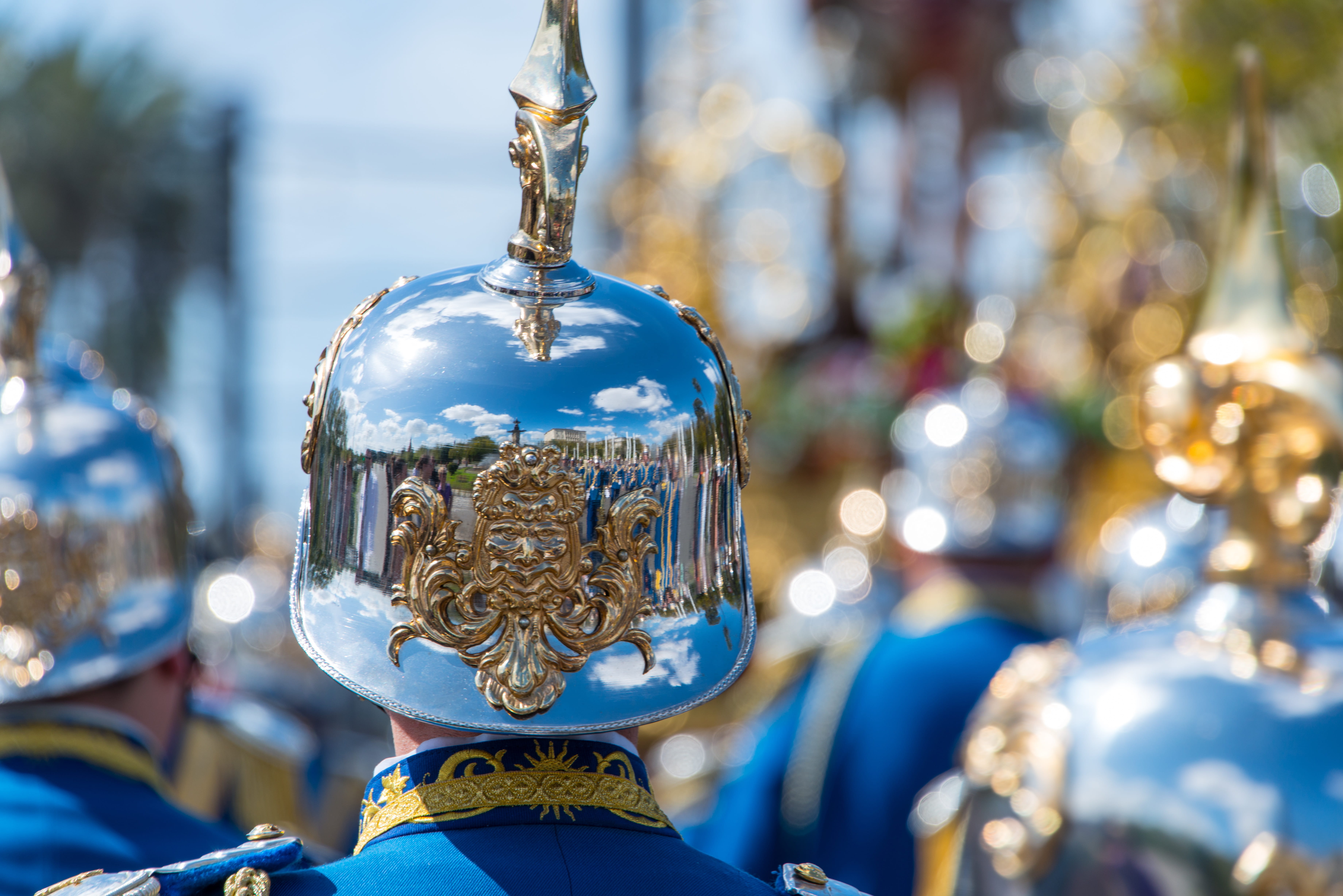 sevilla, easter, armour, helmet, military, musician, religion, silver colored, people, music, spirituality, bandsman, reflection, luxury, parade, costume, HD Wallpaper