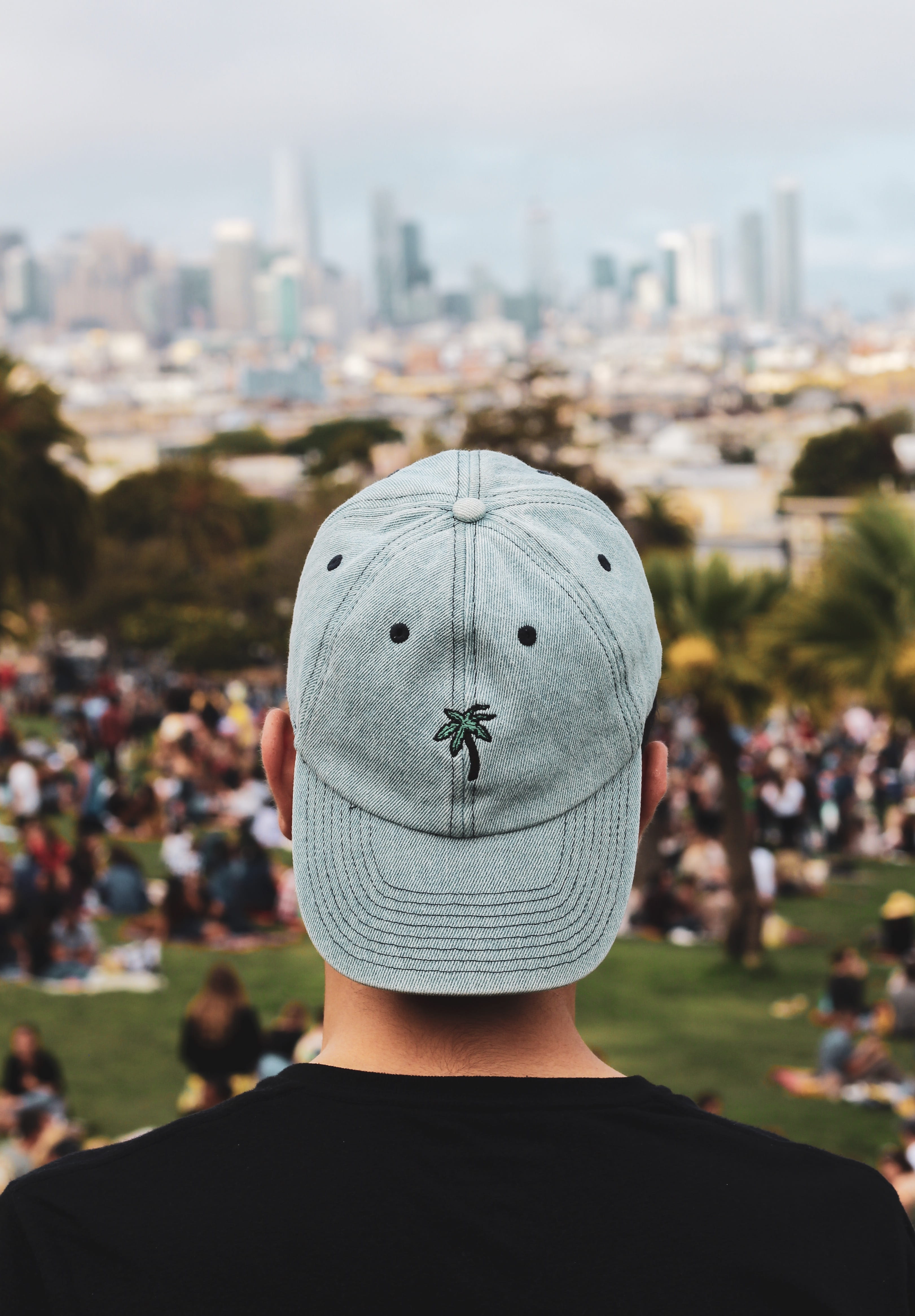 cap, minimal, editorial, outdoors, protest, canon photography, city, young, palm tree, canon, modern, hat, travel, man, 4K, protestor, park, faceless, Phone HD Wallpaper