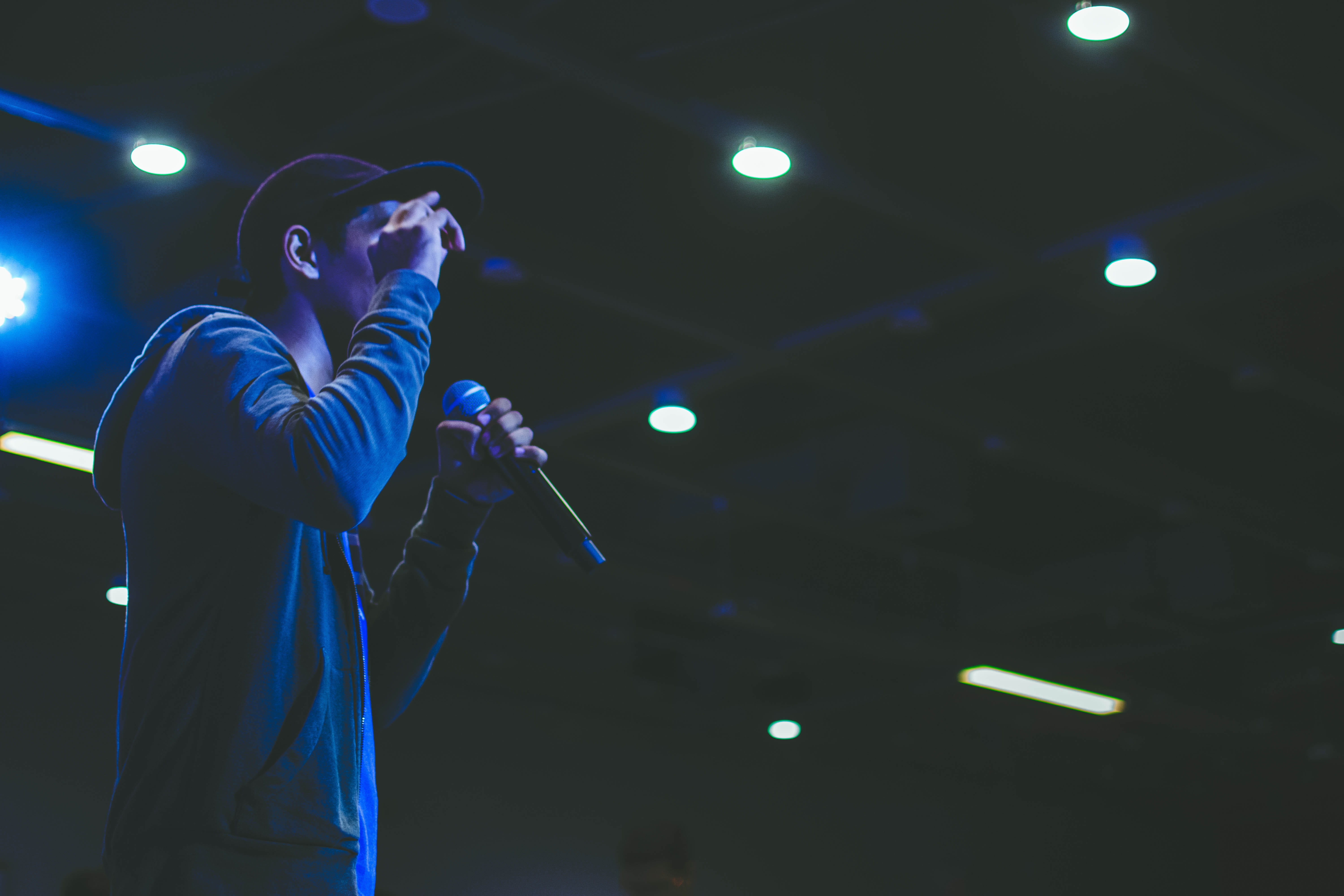 live event, singer, musician, enjoyment, standing, stage, concert, popular music concert, one person, nightlife, singing, music, 5K, night, faceless, light, HD Wallpaper