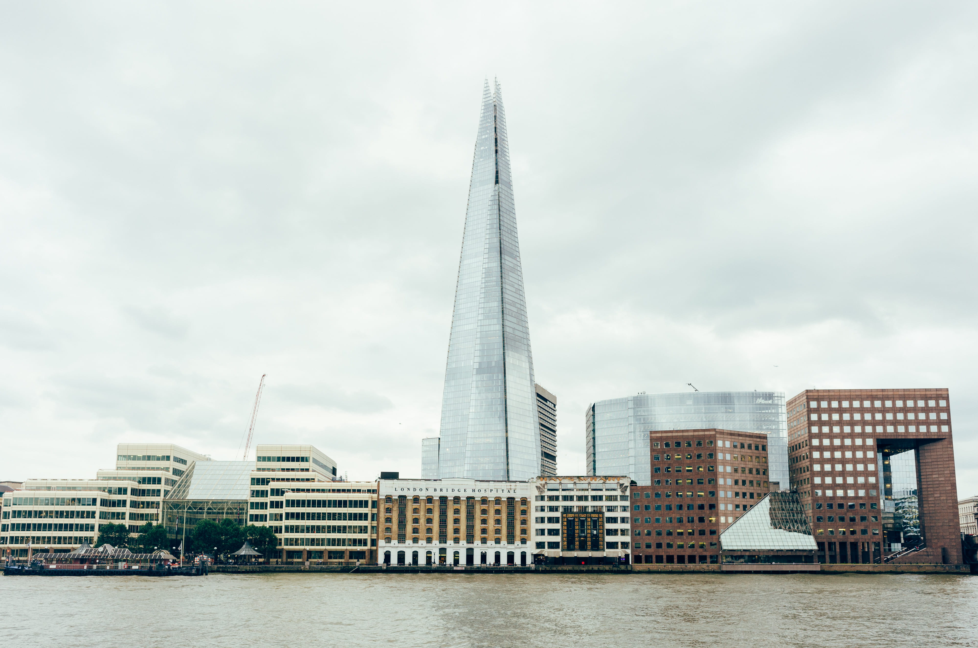 england, urban Skyline, building Exterior, architecture and Cityscape, skyscraper, nature, river, sky, tower, landscape, travel destinations, Cityscape, HD Wallpaper
