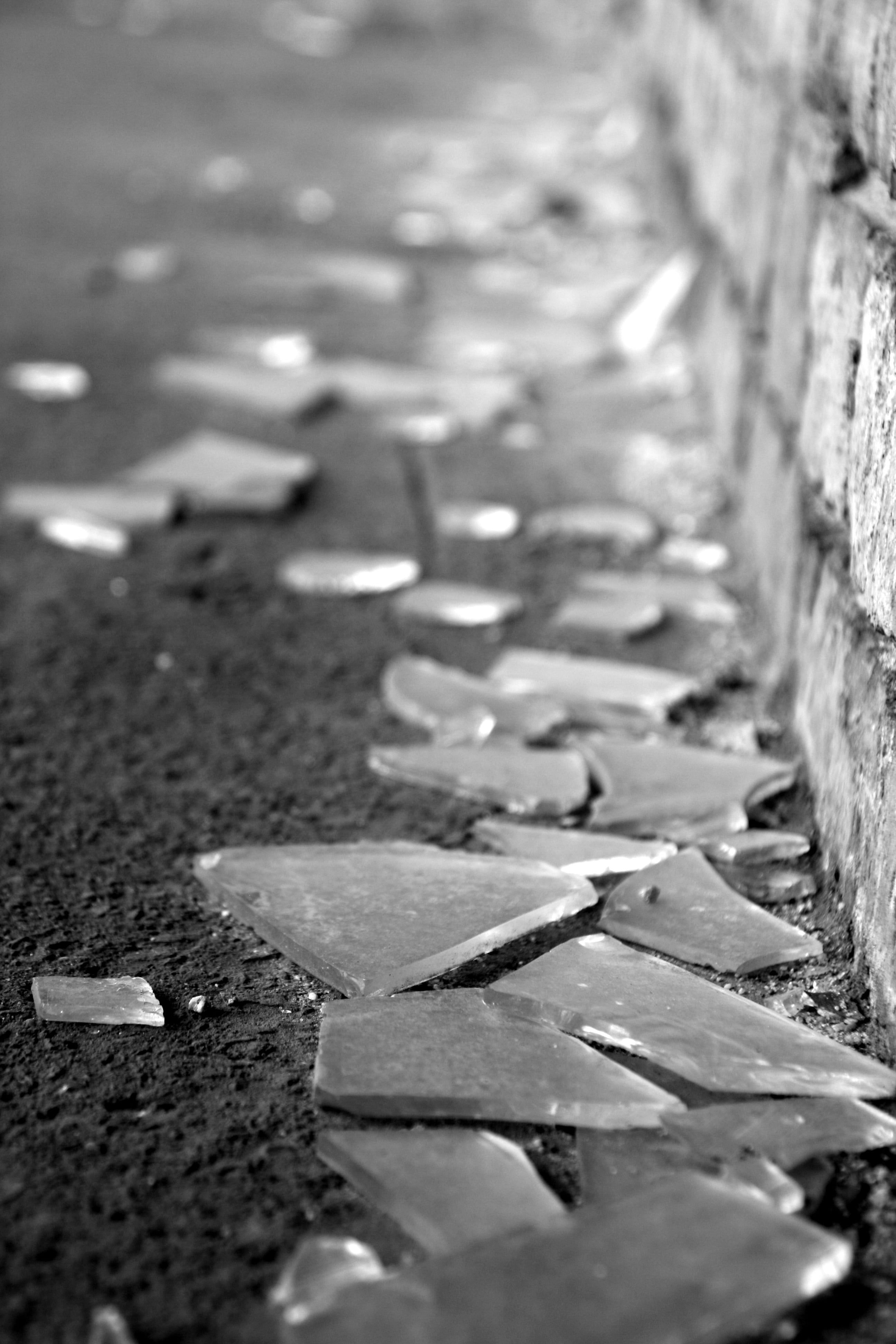 4K, outdoors, surface level, nature, shard, falling, high angle view, close-up, city, street, leaf, glass, road, rain, damaged, wet, selective focus, water, Phone HD Wallpaper