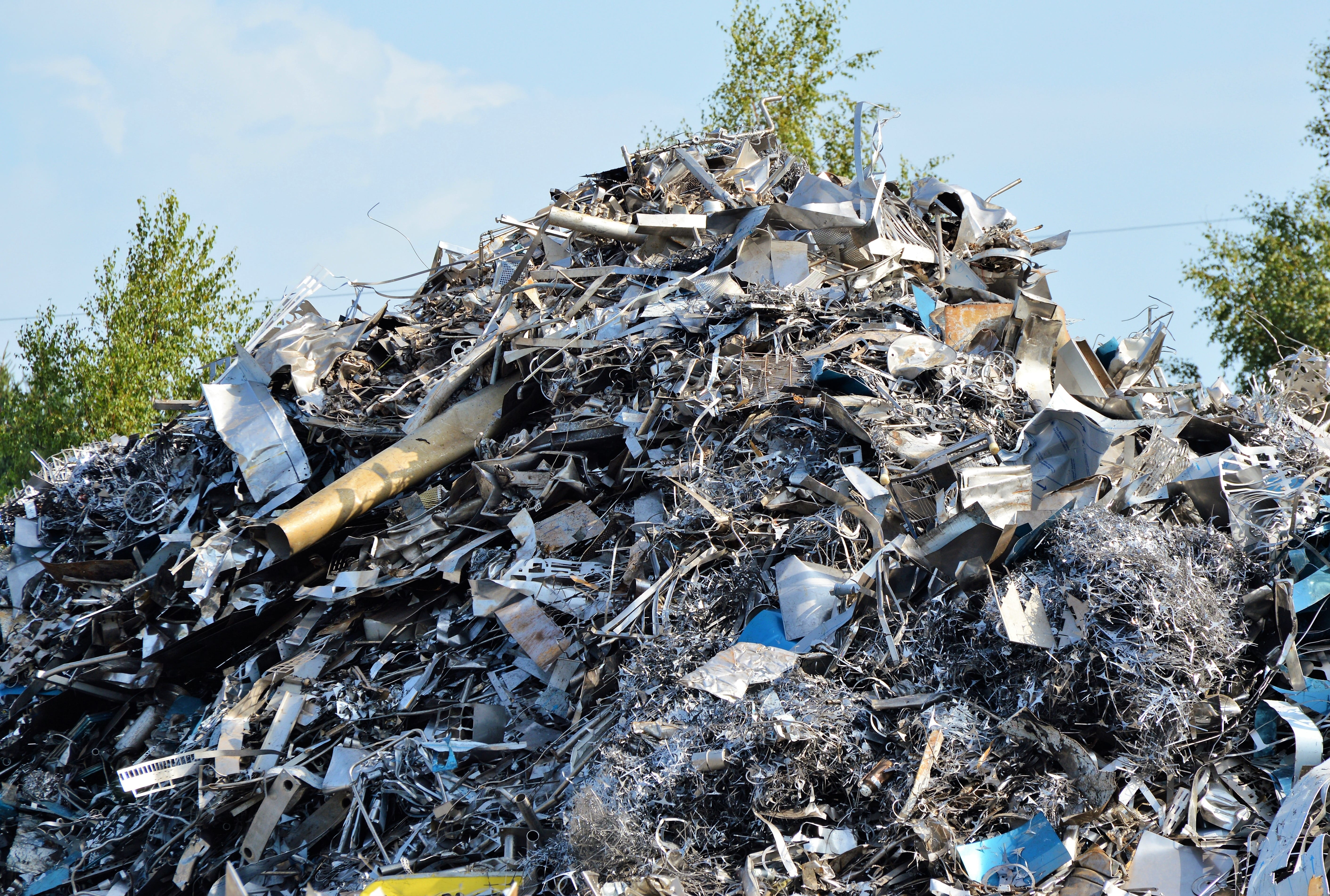 5K, iron, sky, recycling, scrap iron, garbage, environment, sunlight, outdoors, plant, environmental damage, reuse, demolished, environmental issues, pollution, HD Wallpaper