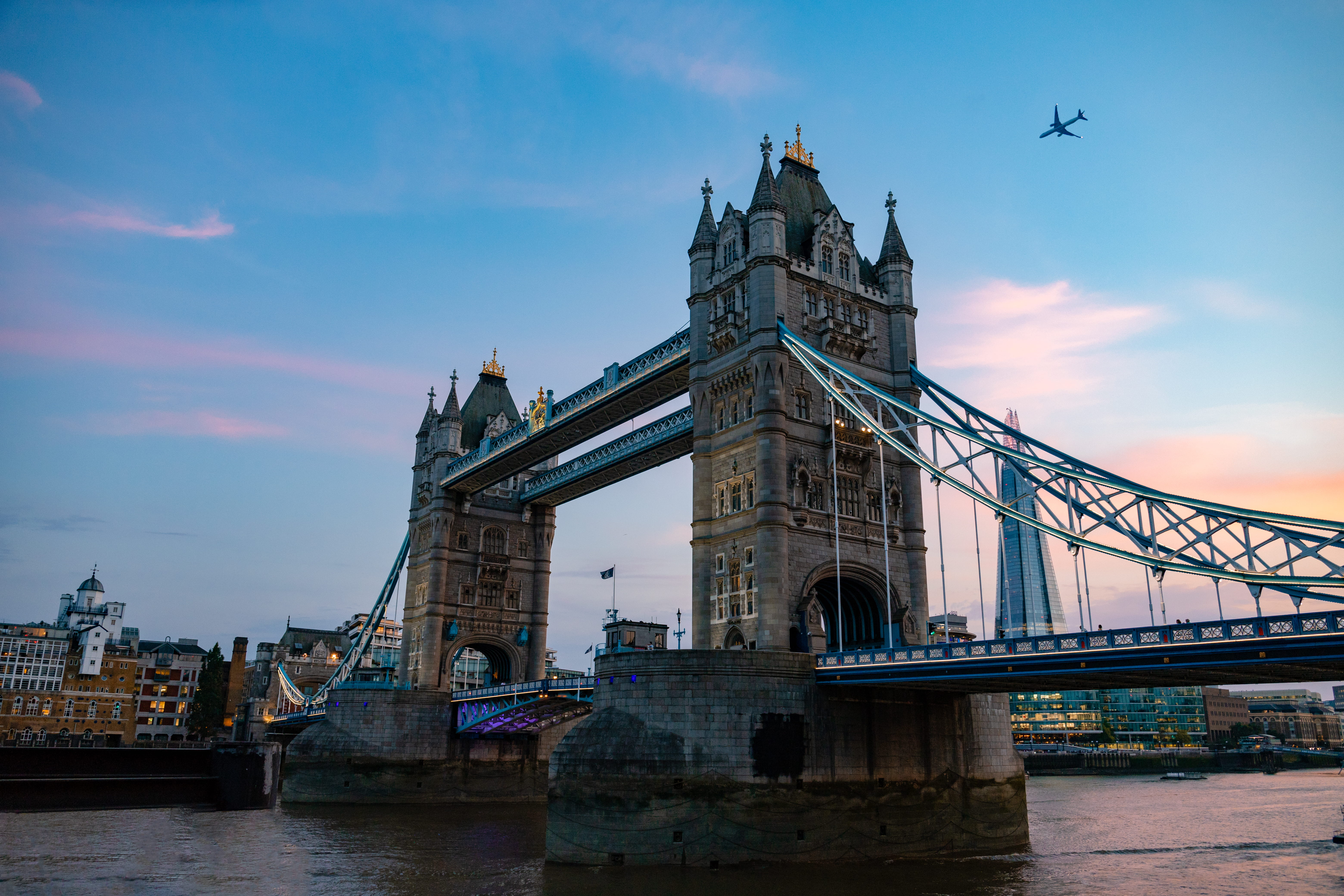 building exterior, water, nature, no people, bridge - man made structure, tower bridge, 5K, architecture, connection, shard, tourism, plane, evening, travel, HD Wallpaper