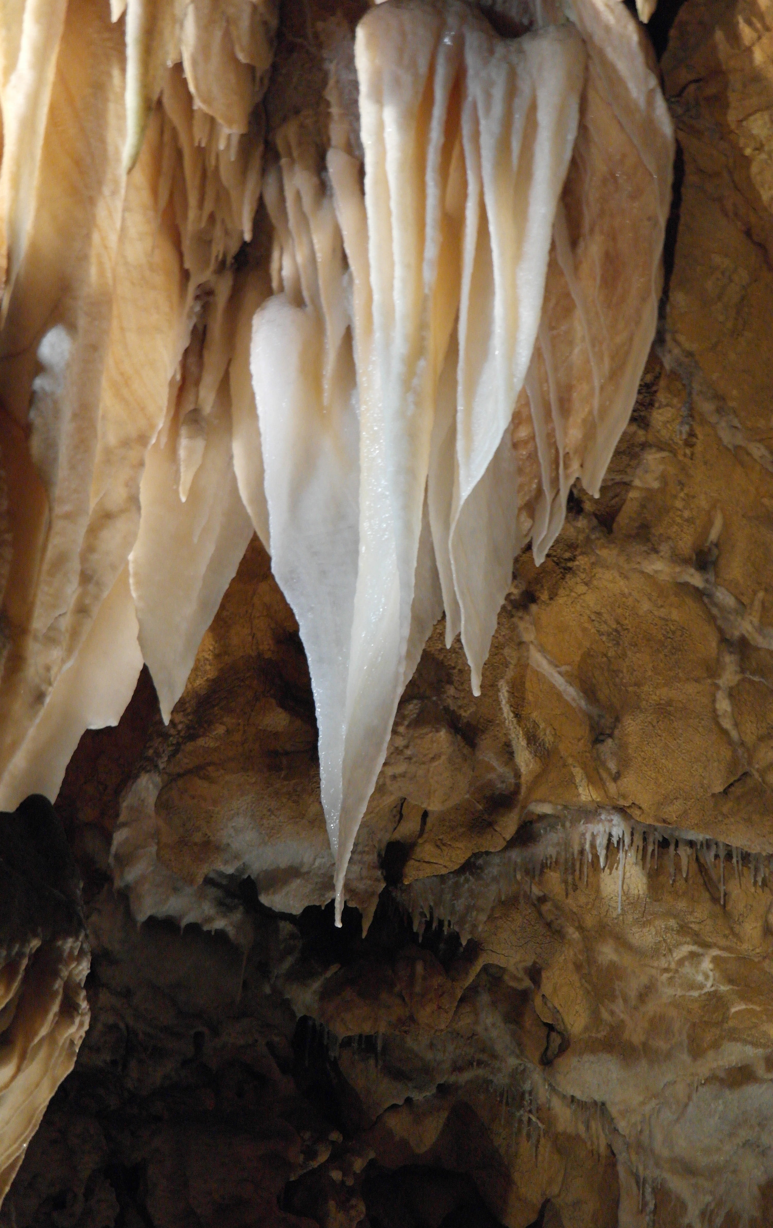 natural pattern, nature, solid, Potholing, Cave, white color, food and drink, close-up, textured, freshness, beauty in nature, paper, rock, Stalactite, Phone HD Wallpaper