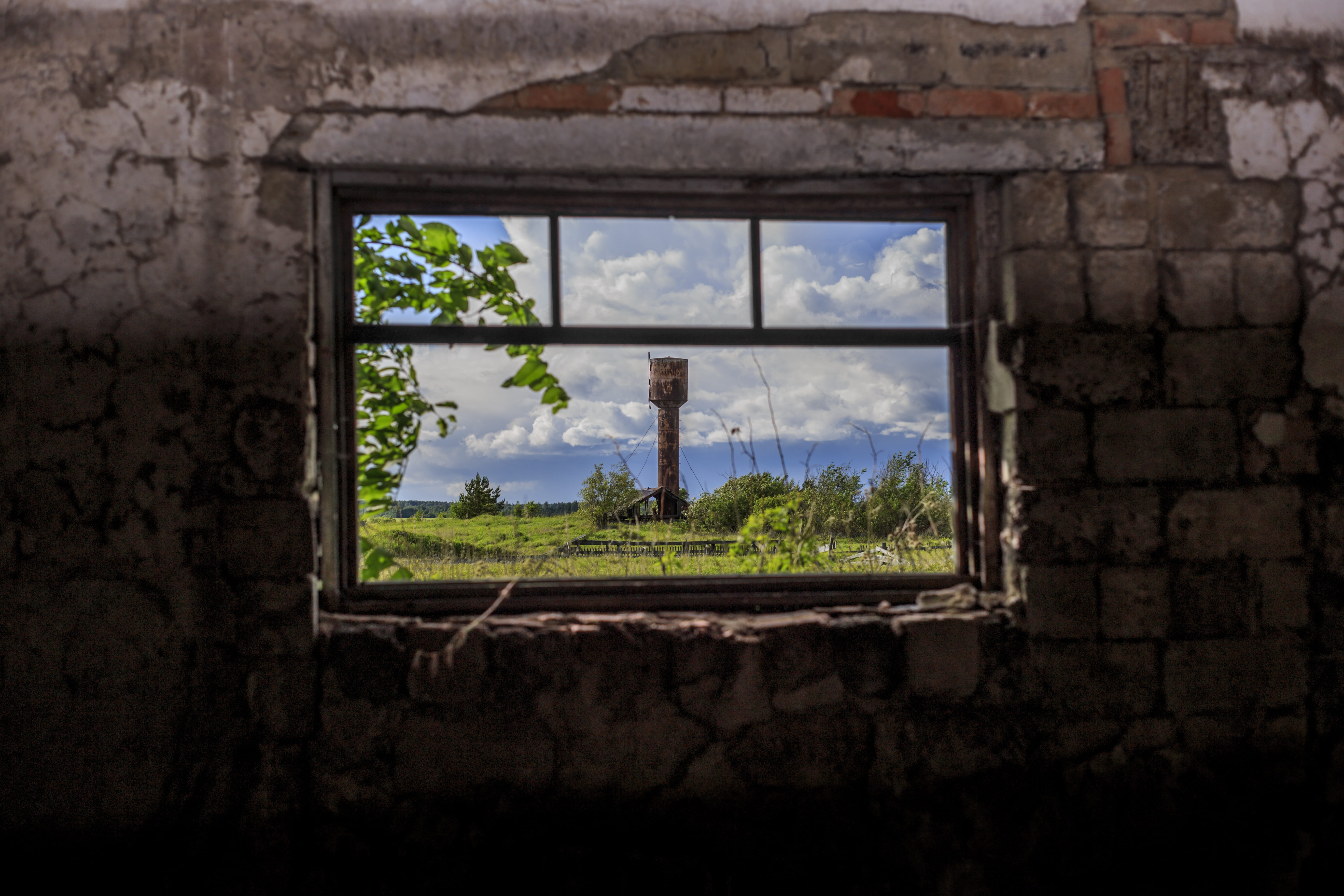 indoors, house, sky, Broken, Old, dirty, architecture, deterioration, Building, tree, damage, wall, Destroy, plant, transparent, no people, abandoned, nature, HD Wallpaper
