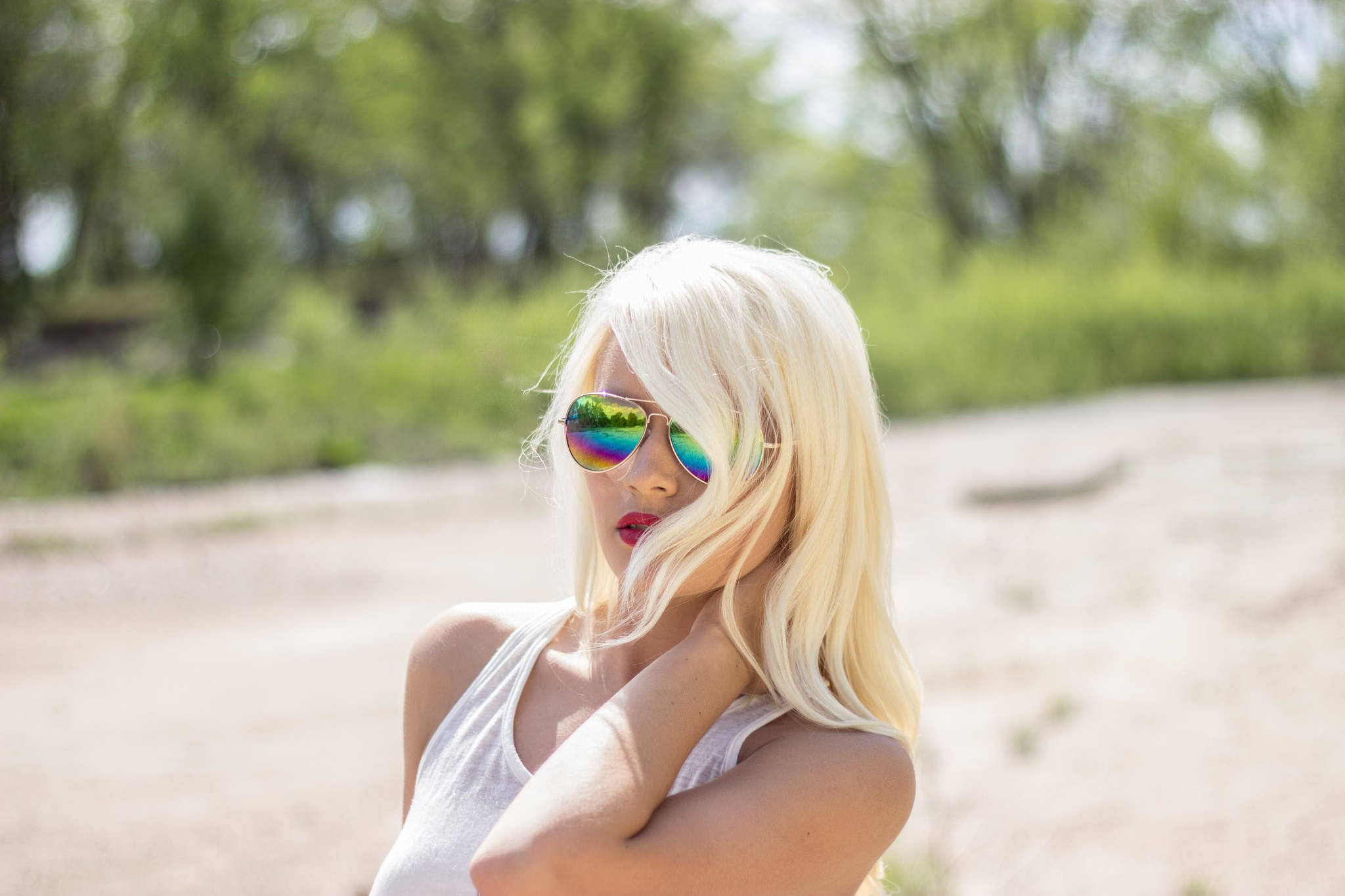 model, blonde, focus on foreground, nature, face, summer, lifestyles, women, hair, sunglasses, women with glasses, 1080P, one person, day, young adult, HD Wallpaper
