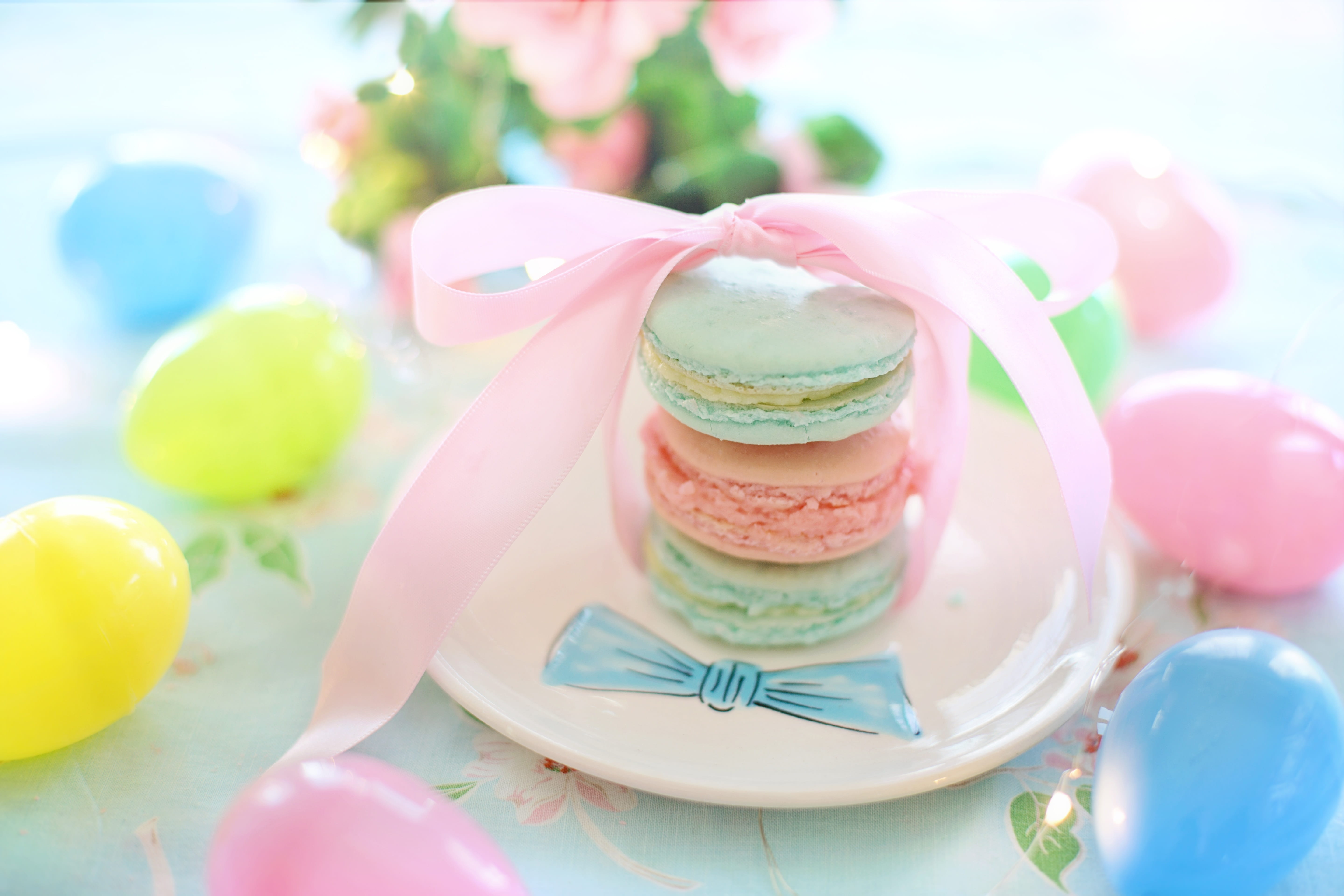 food and drink, unhealthy eating, indulgence, cookies, dessert, freshness, indoors, pastries, ready-to-eat, no people, pastels, temptation, celebration, HD Wallpaper
