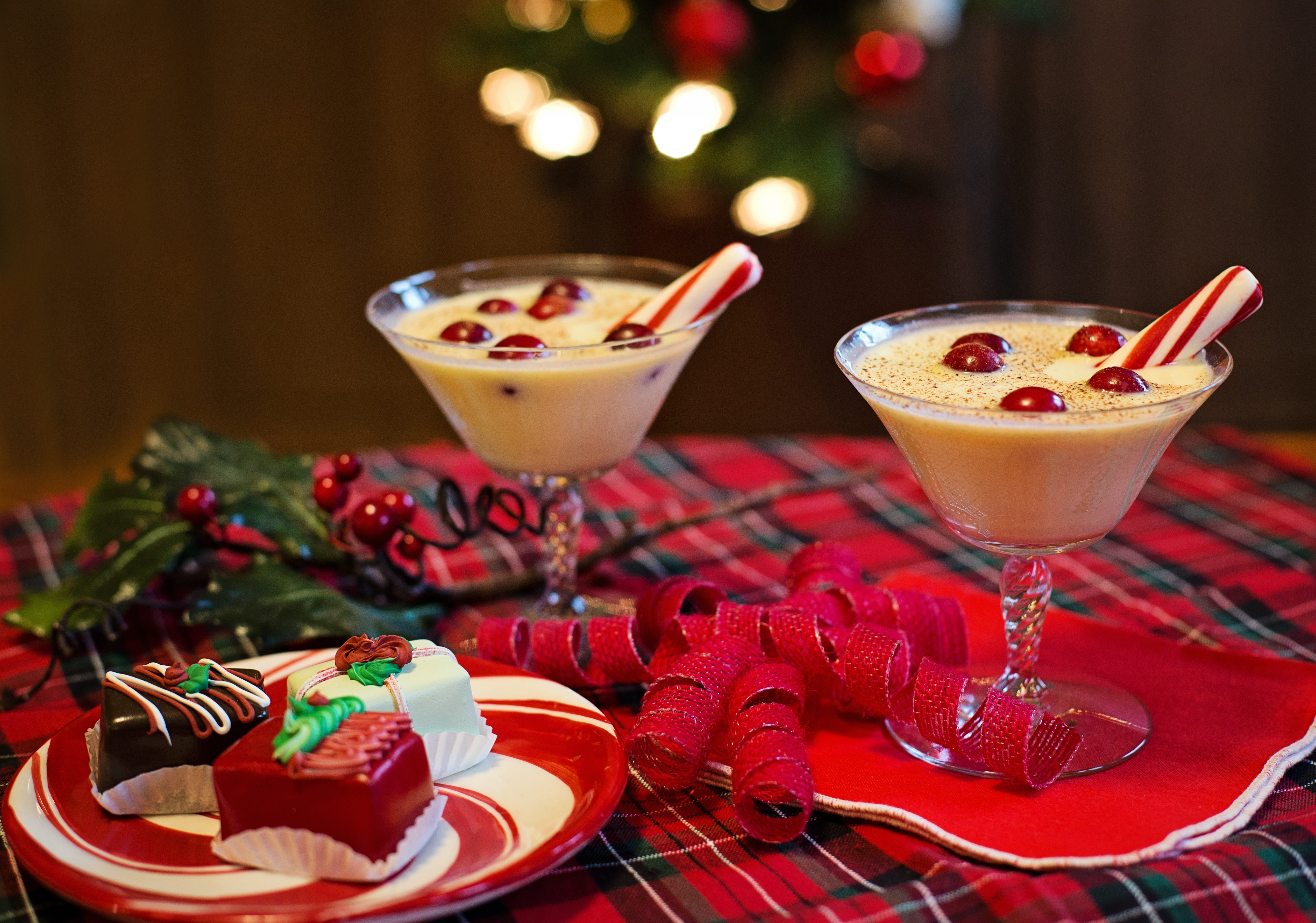 toast, dessert, glass, traditional, christmas cake, cream, nog, nutmeg, drink, refreshment, whipped, plant, celebration, red, temptation, eggnog, sweet, HD Wallpaper